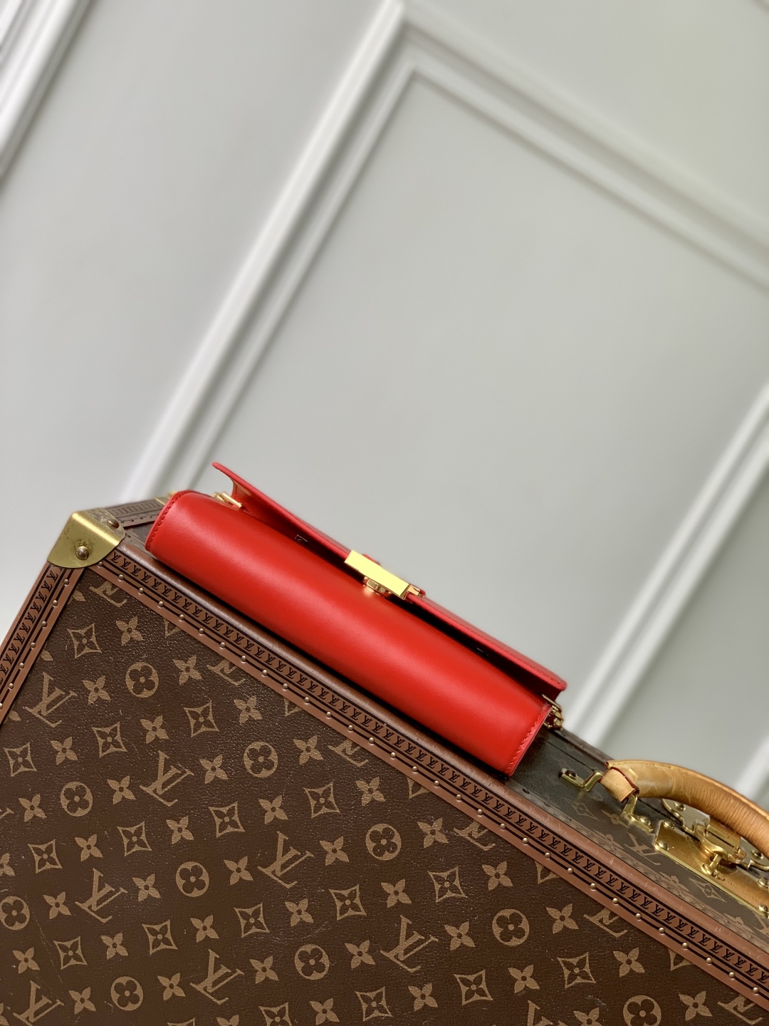 l0vis Vvtt0n wallet on chain capucines m12143-12 x 4 x 23cm