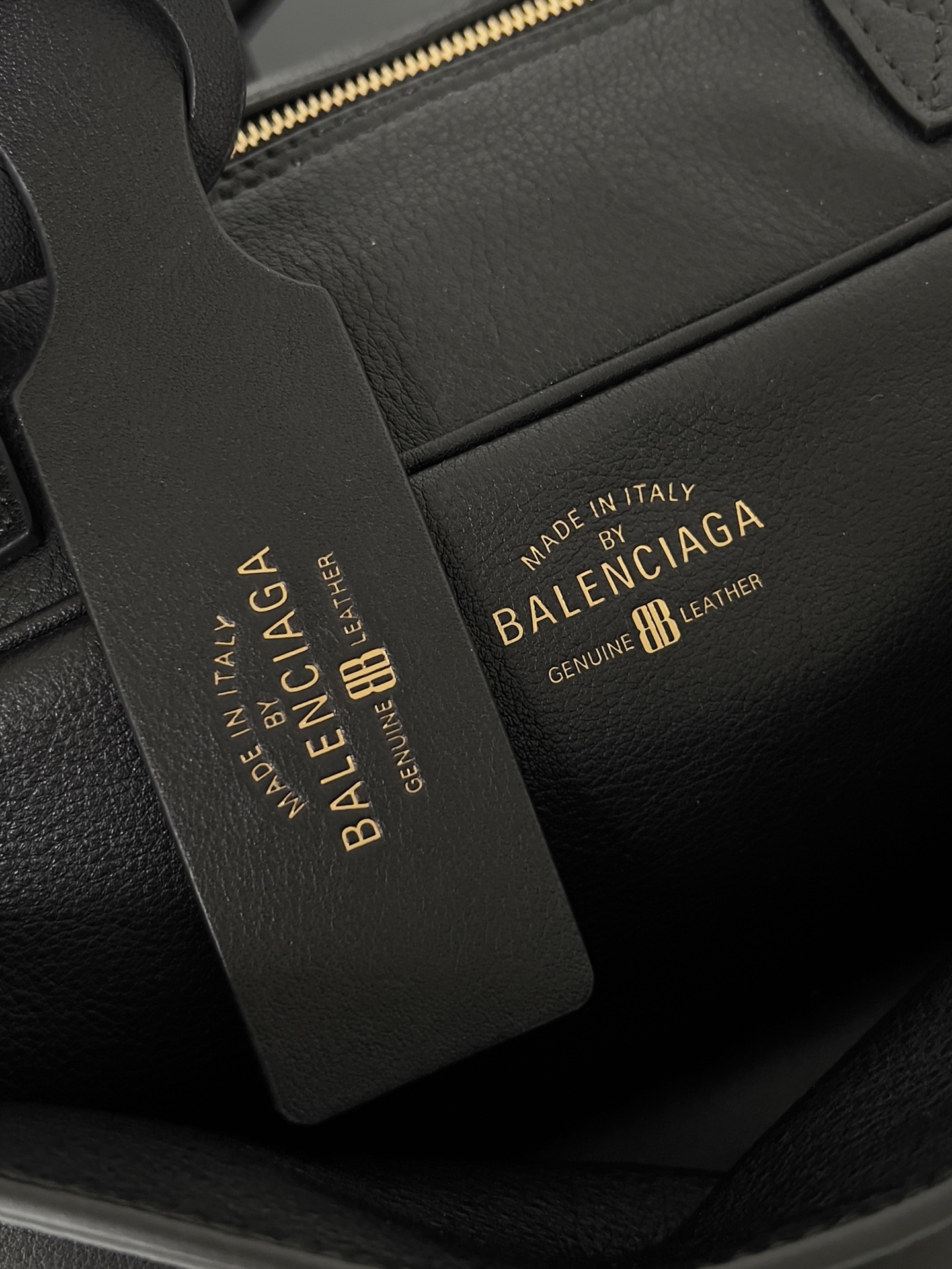 Ba1en*iaga carrie bag-30.9*11.9*11.9cm