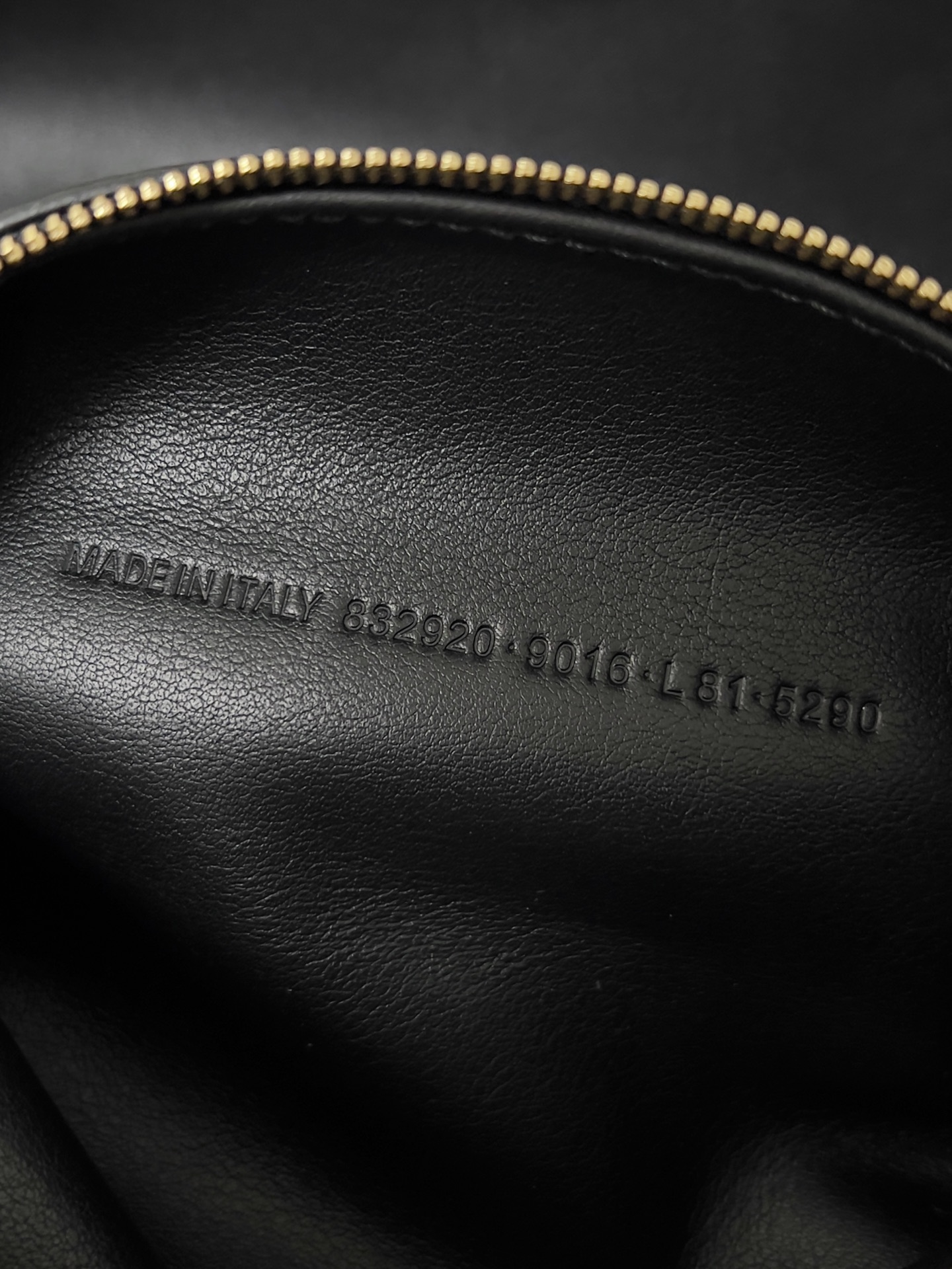 Ba1en*iaga carrie bag-30.9*11.9*11.9cm