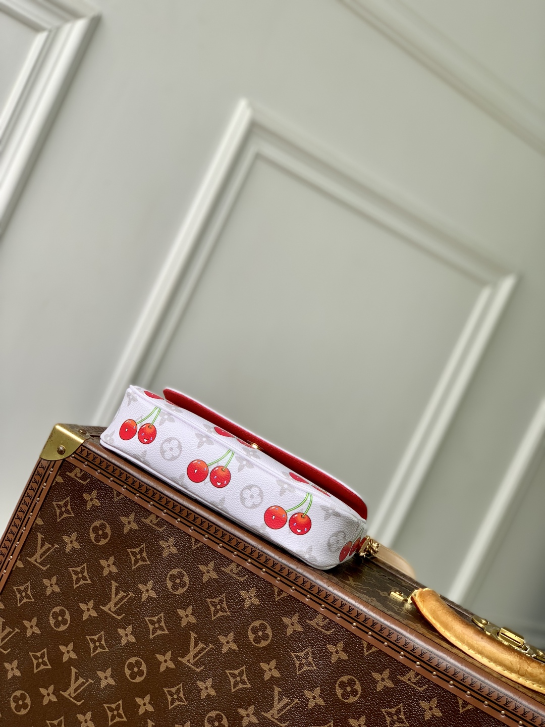 l0vis Vvtt0n wallet on chain ivy-23.5 x 12 x 4.3cm