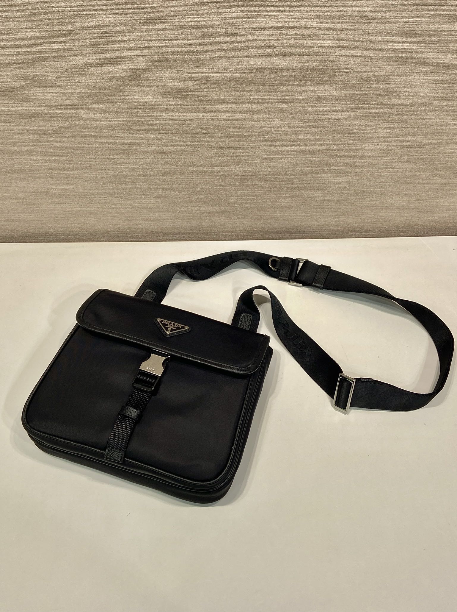 Pra*a 2vd077 shoulder bag-22*20*6cm