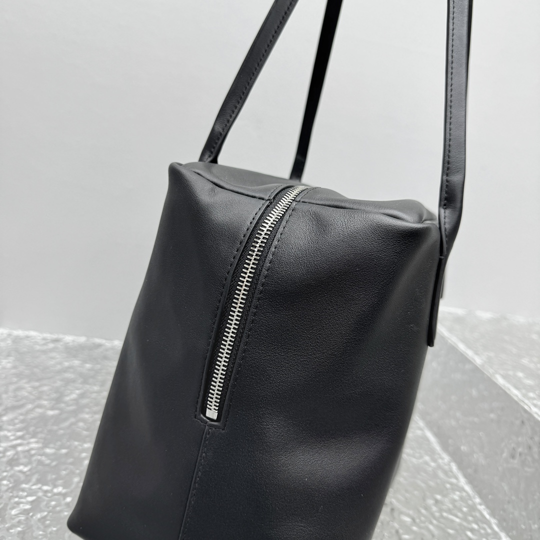 The R0w henri bag-30*24*15.5cm