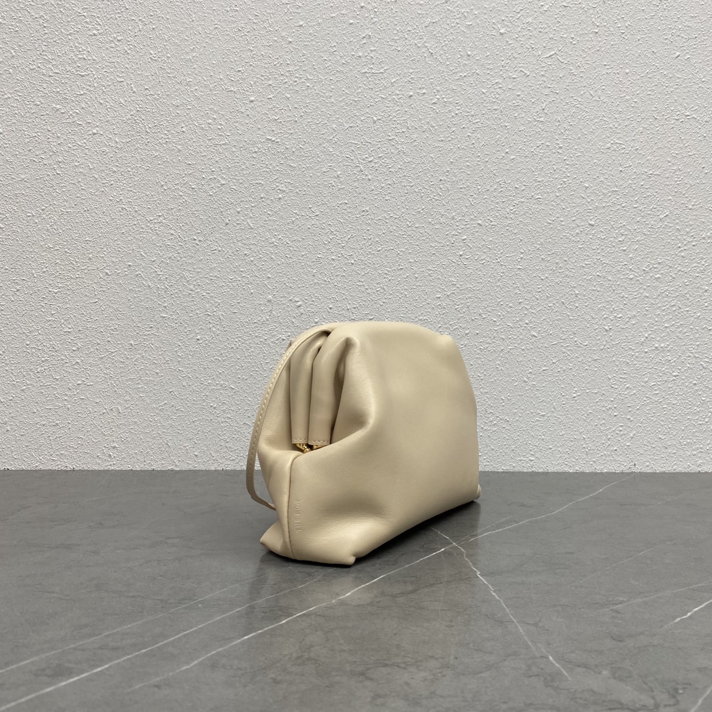The R0w mira clutch bag-25x17x7cm