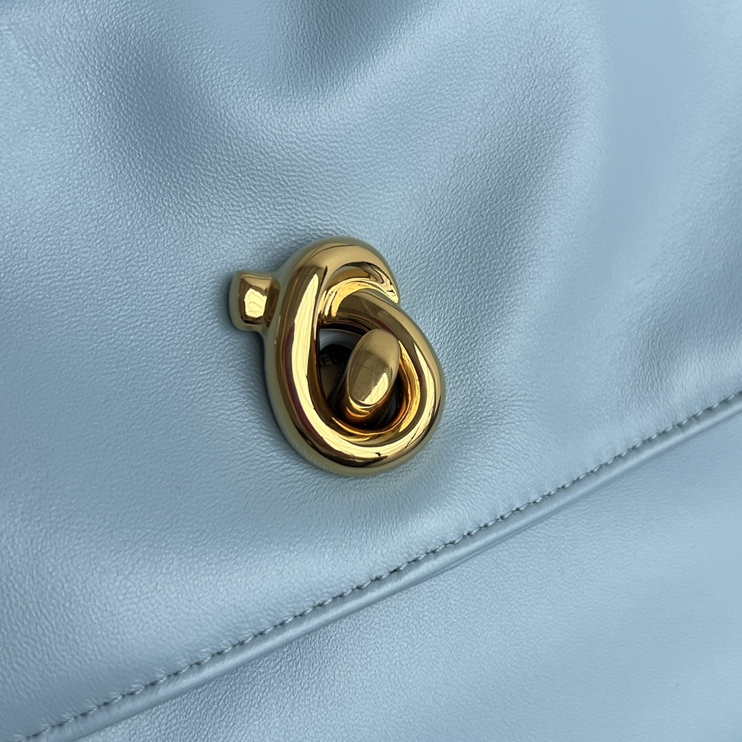 b0tt*ga Ven*ta soft lock leather shoulder bag-27x16x6cm