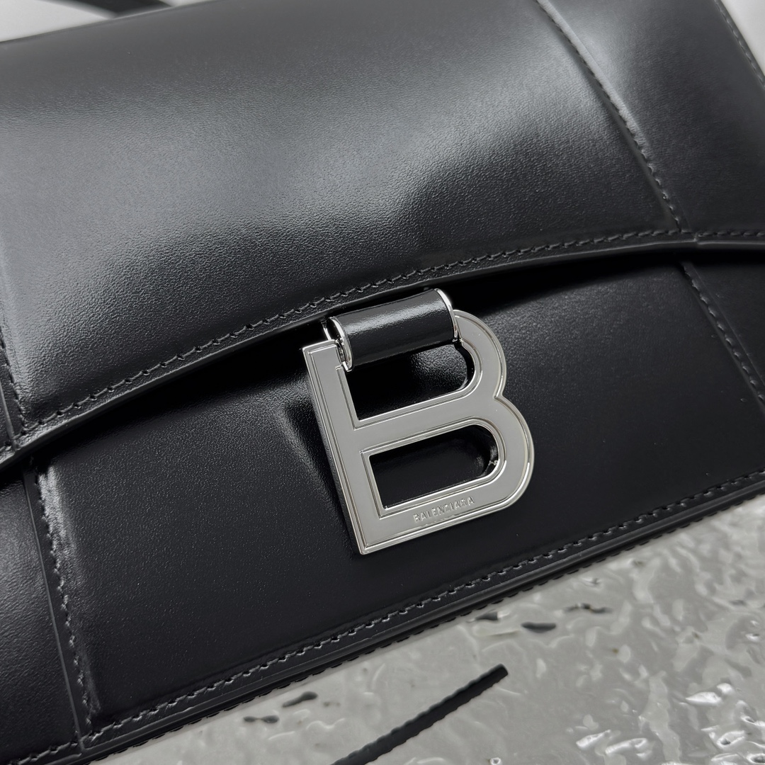 Ba1en*iaga hourglass bag-26*18*7cm