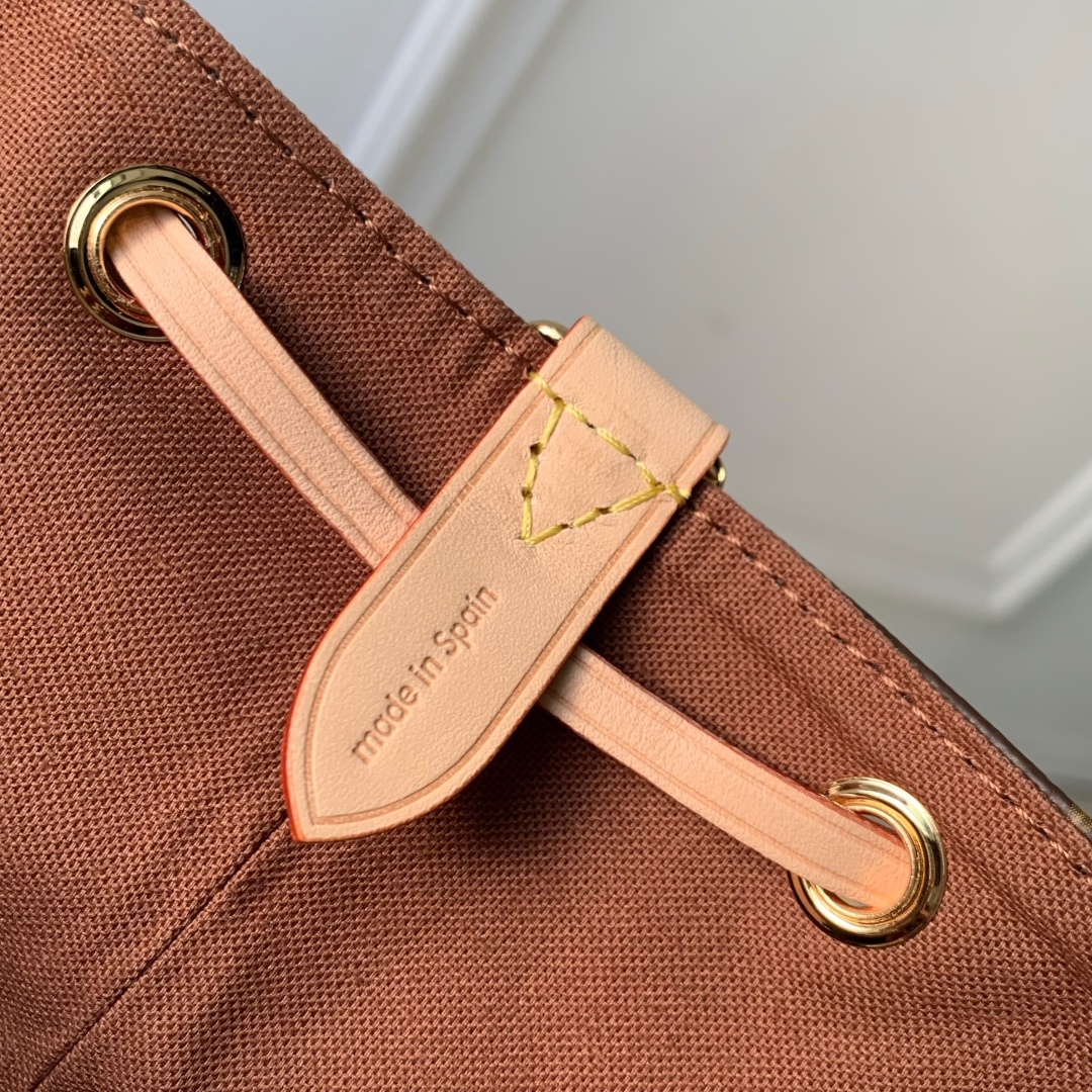 l0vis Vvtt0n odysée bag-24 x 18 x 36cm