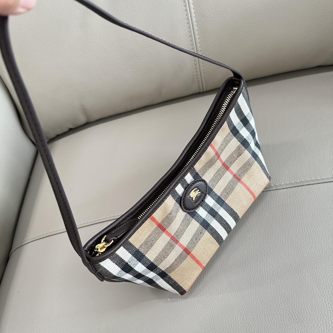 Bv*b*rry vintage bag-25.5x 12 x 16cm