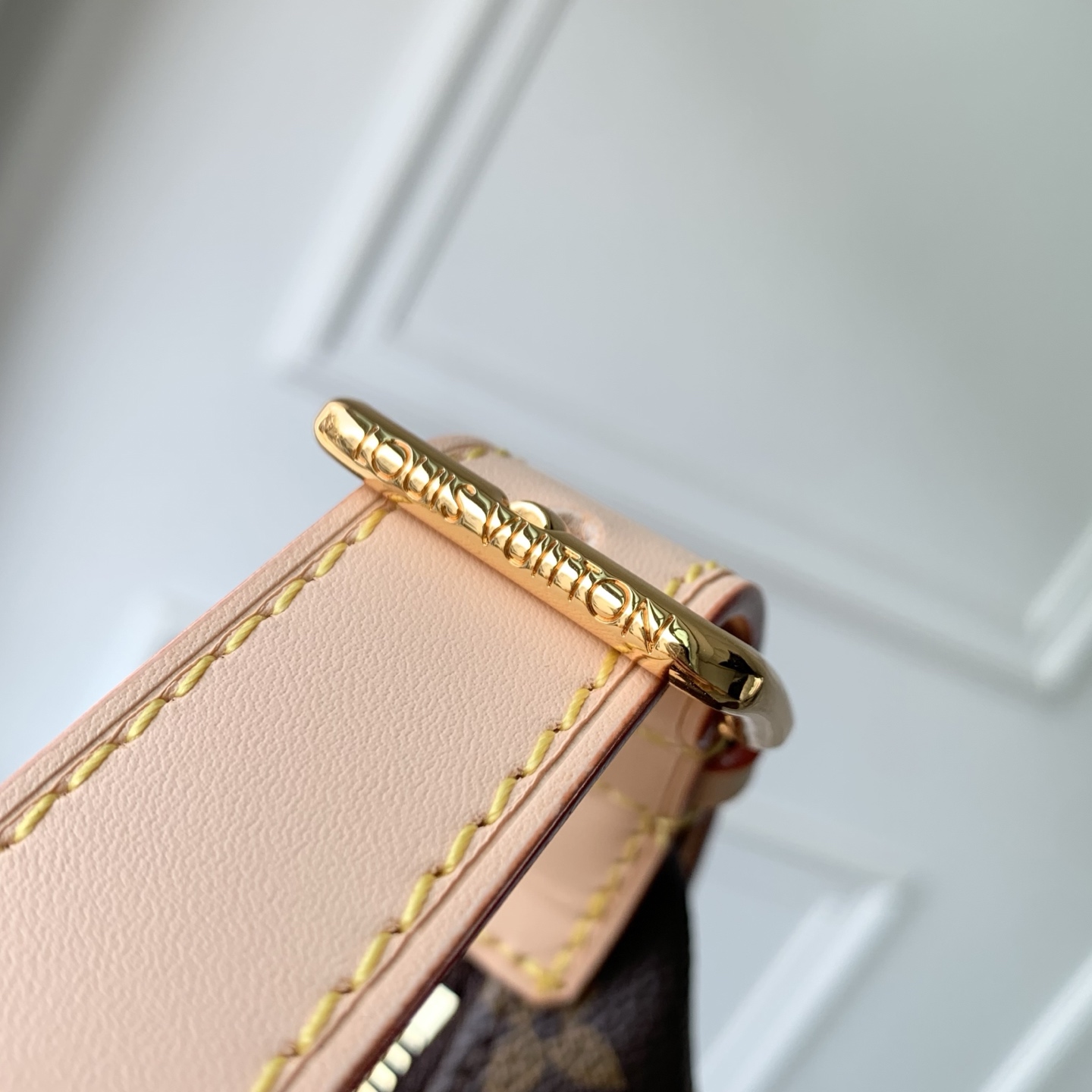 L0vis Vvtt0n Hills Pochette-11 x 6.5 x 18.5CM