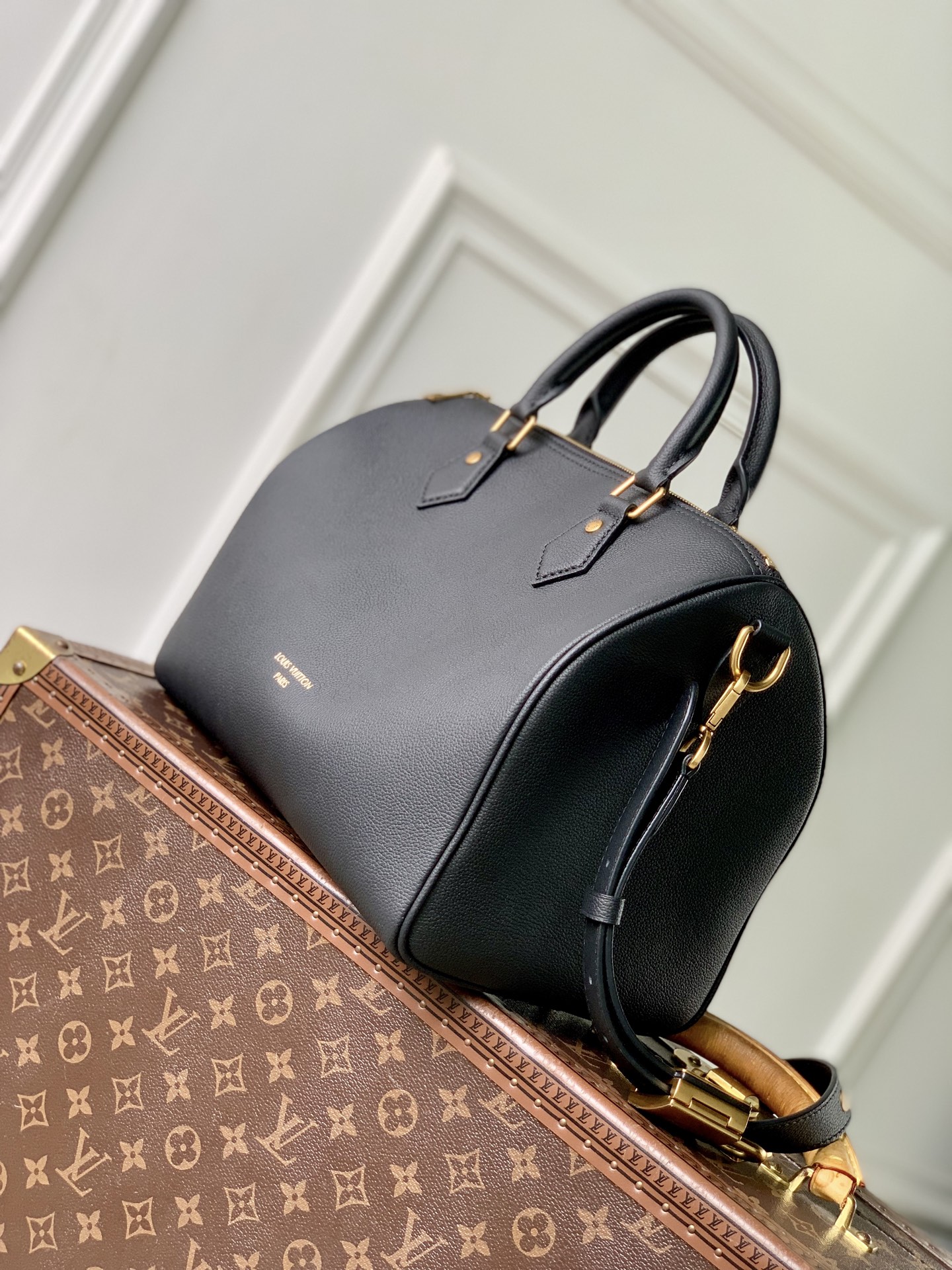 L0vis Vvtt0n Speedy Soft 30 Bag -21 x 17 x 30CM