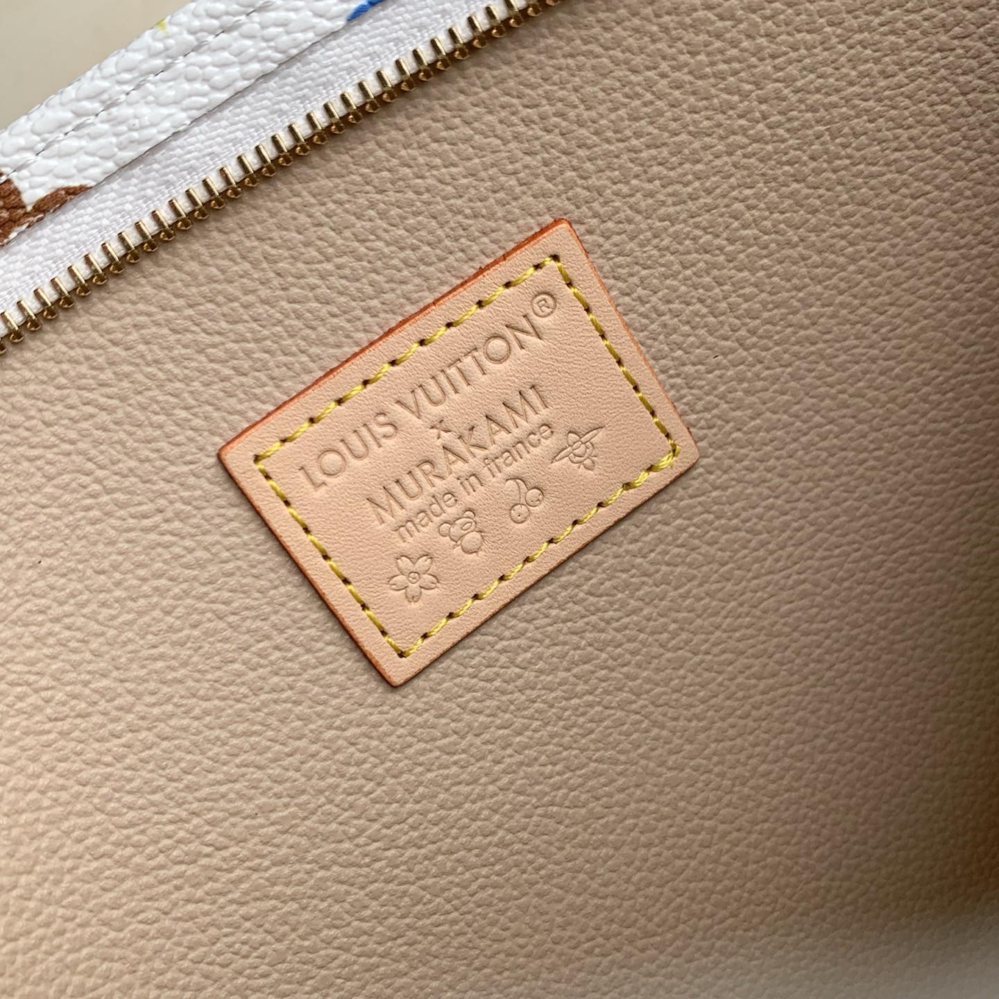 L0vis Vvtt0n Hills Pochette-15 x 6 x 19CM