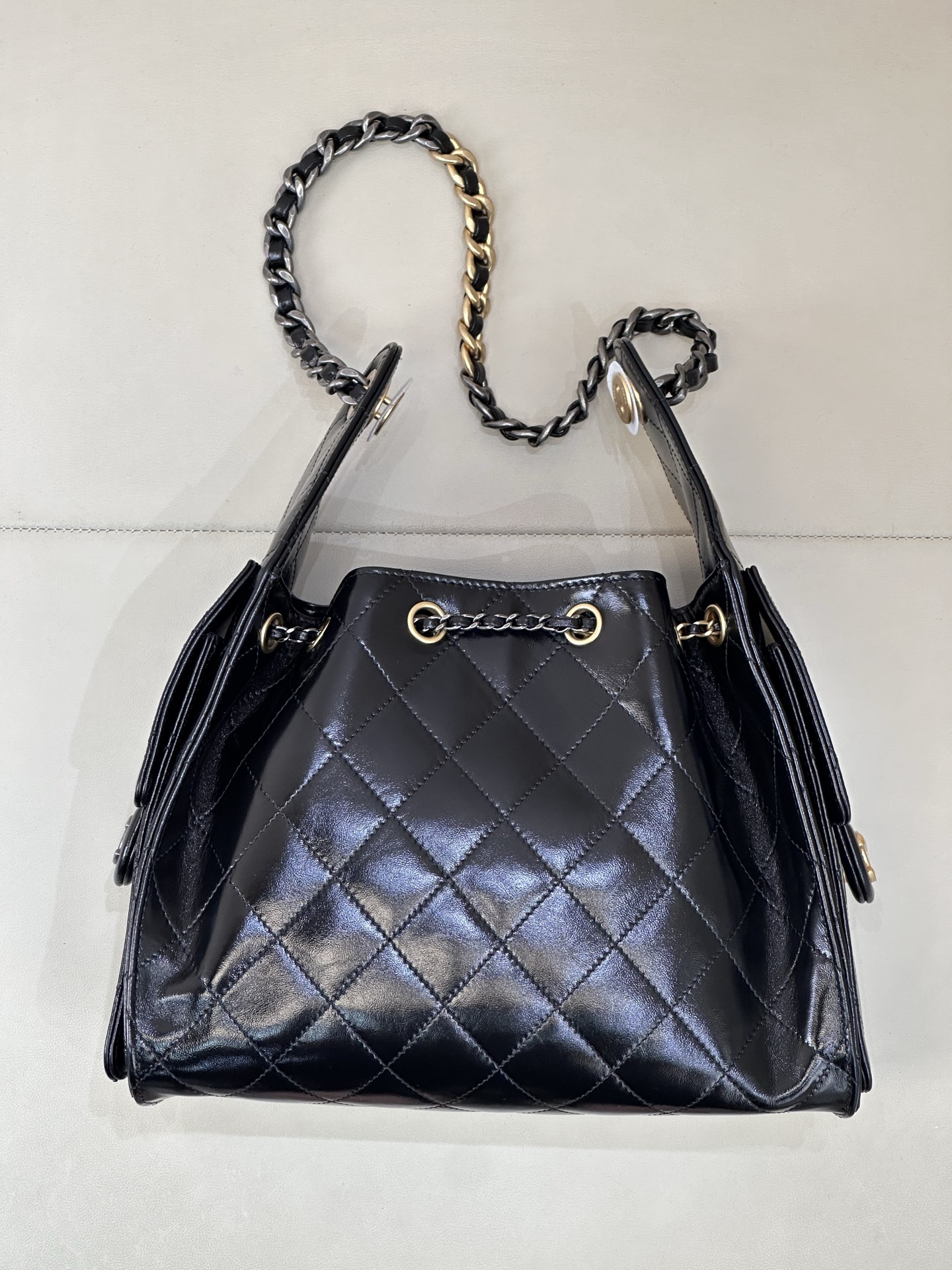 Cha*nel 25 Handbag, Shiny Crumpled Calfskin-20x22x12.5CM