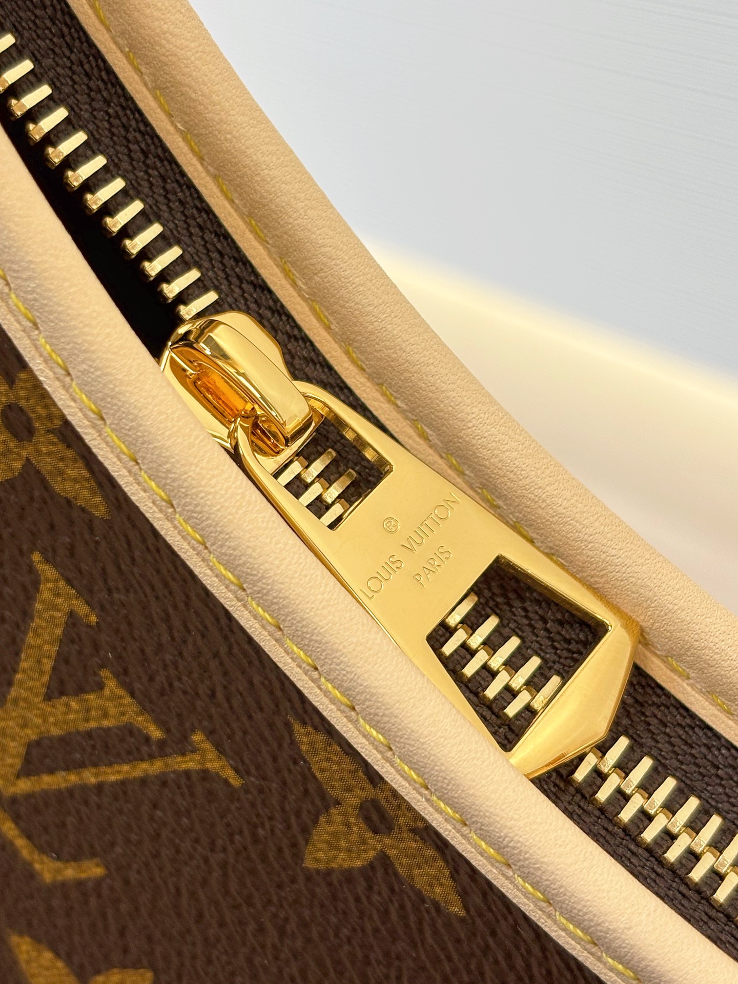 LV Lineup Monogram - Women - Handbags -34.5x26x13CM