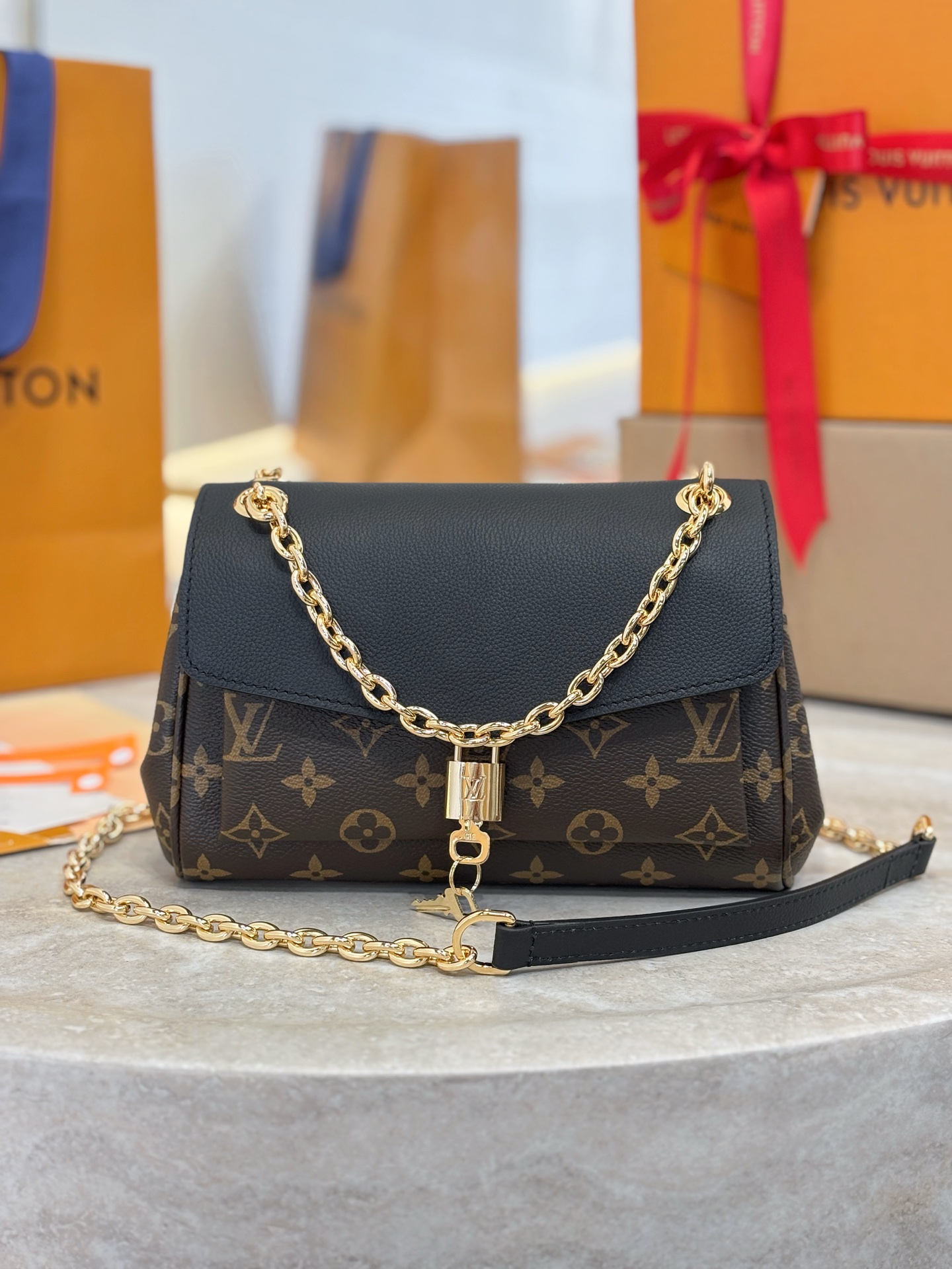 LV Saint Germain BB Monogram Canvas - Handbags M26398-24x17x9CM