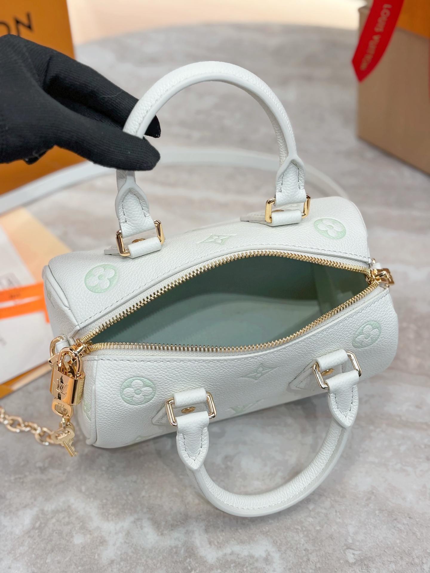 L0vis Vvtt0n Speedy Bandoulière 20 -20.5 x 13.5 x 12CM