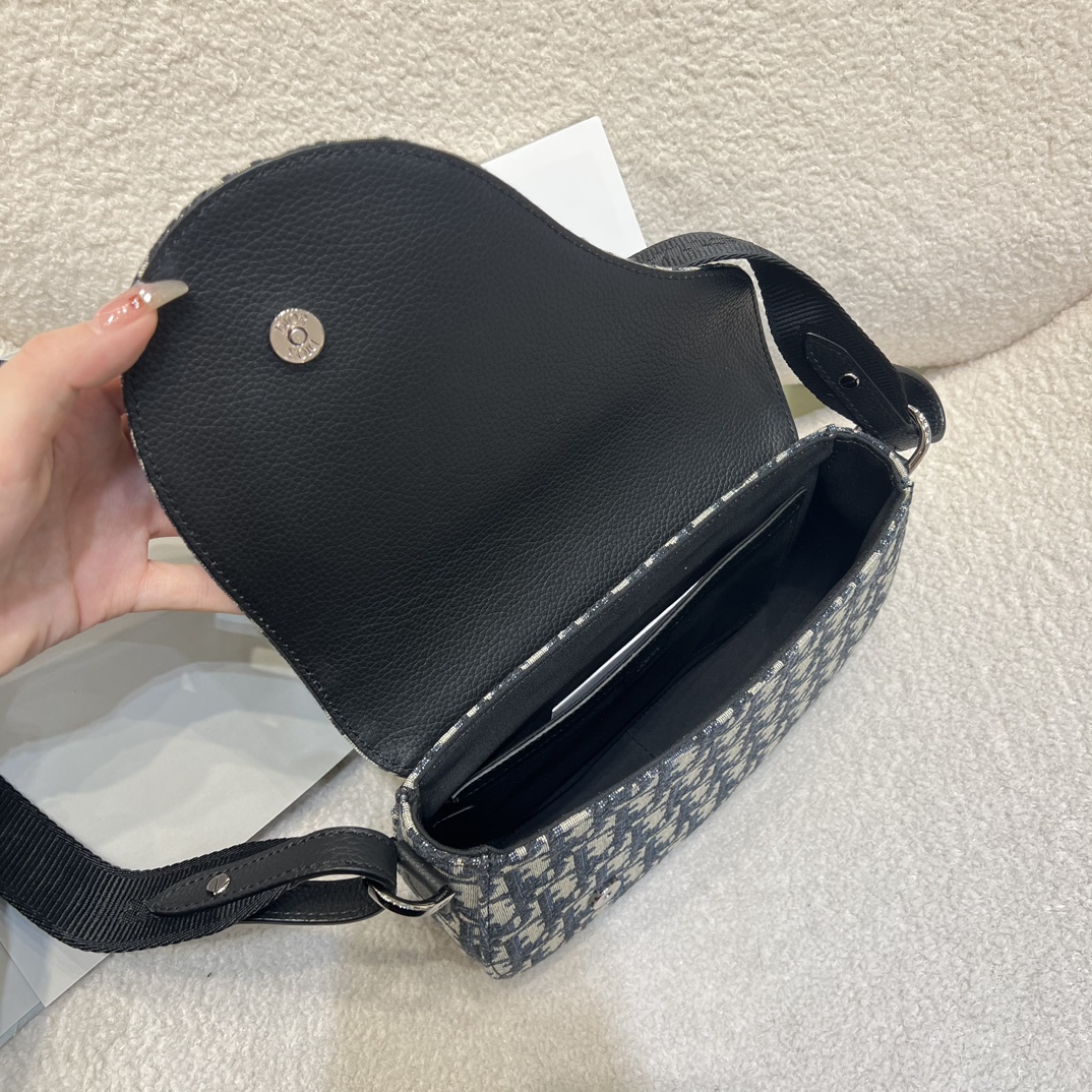 Diro Saddle Messenger Bag-24*16.5*5.5CM