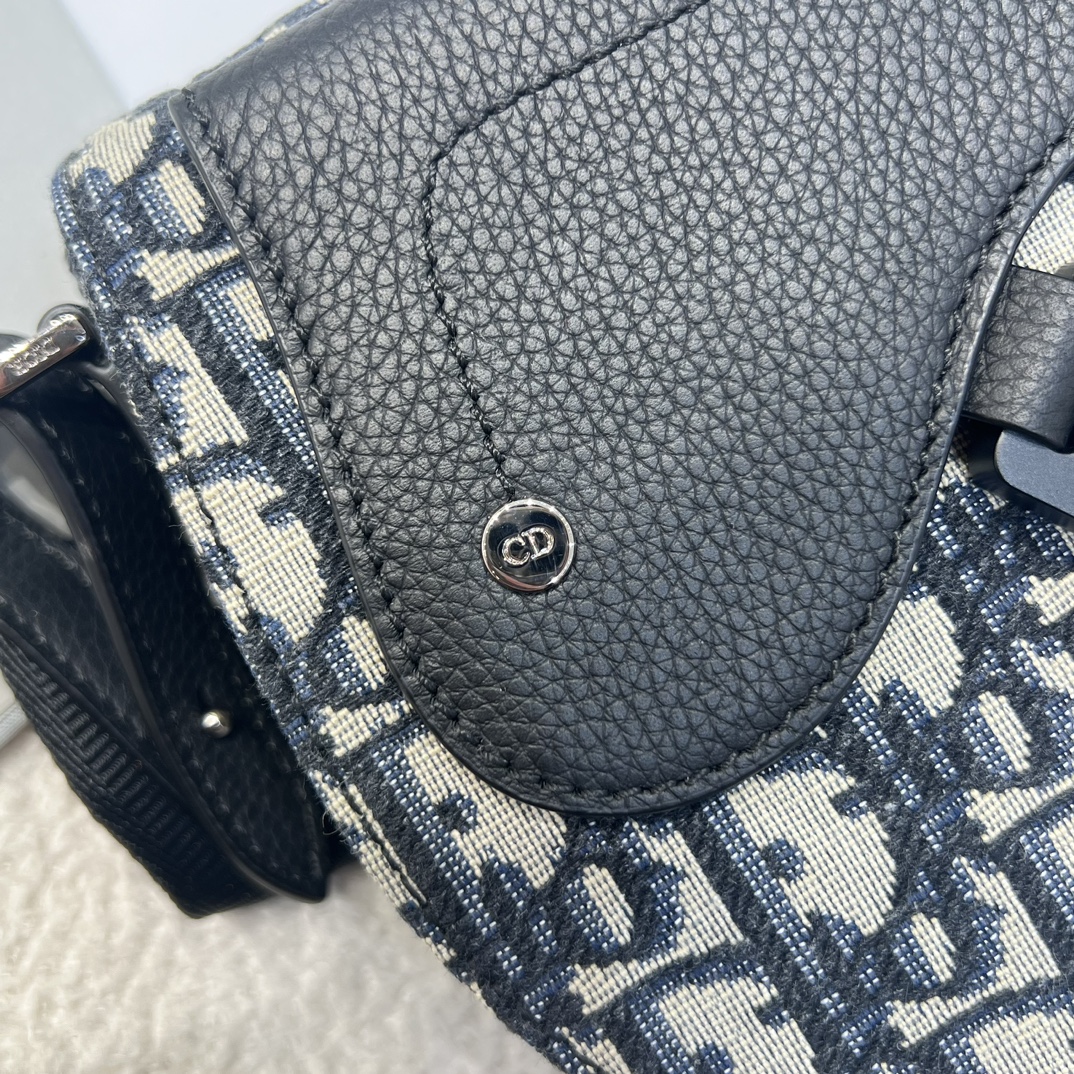 Diro Saddle Messenger Bag-24*16.5*5.5CM