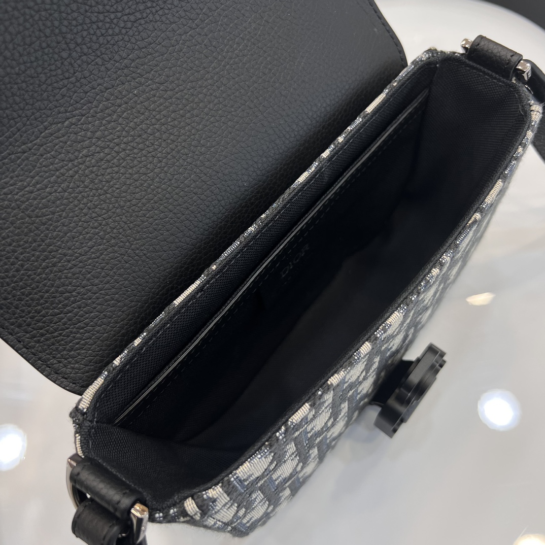 Diro Mini Saddle Messenger Bag with Flap Black-19.5*13*4.3CM