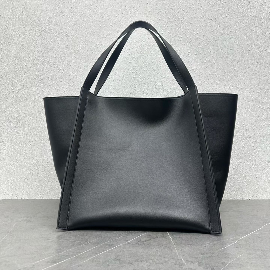 Celi*ne Medium Cube Bag-36x35.5x34CM