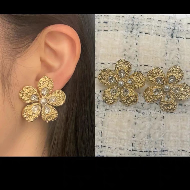 Ch@nel Earring