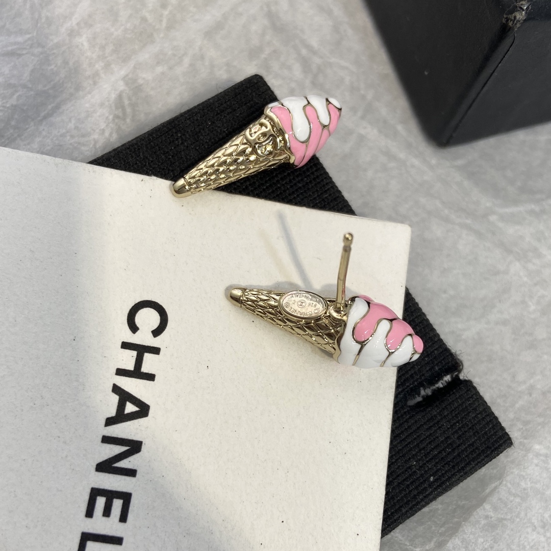 Ch@nel Earring