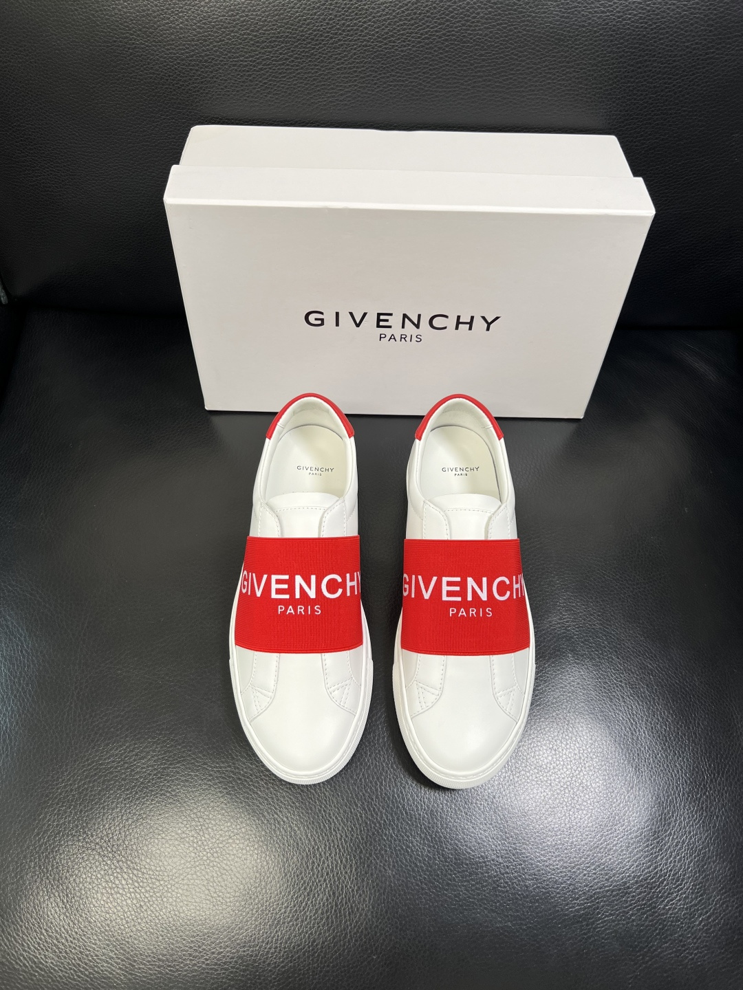 Gienvchy Sneakers