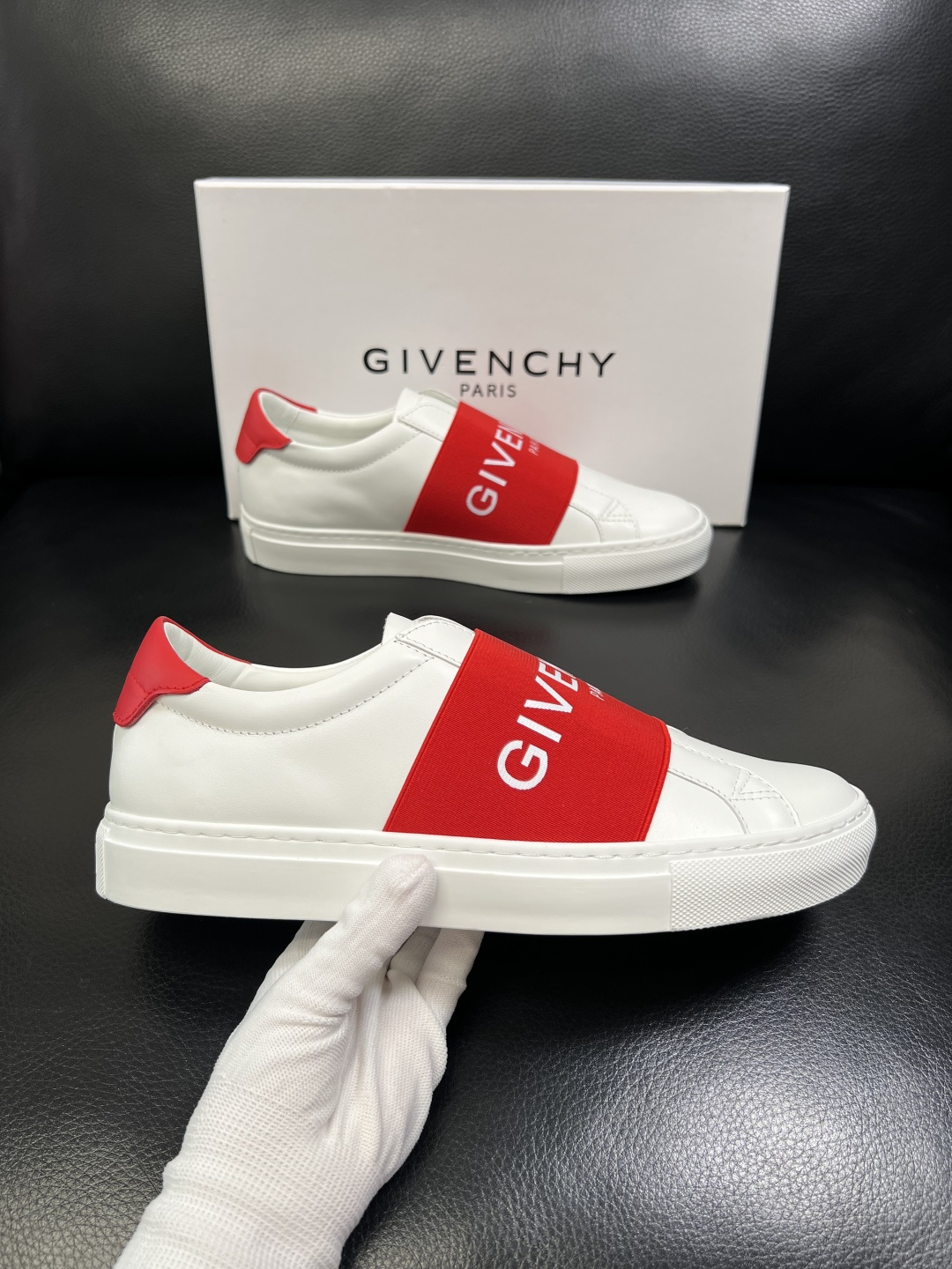 Gienvchy Sneakers