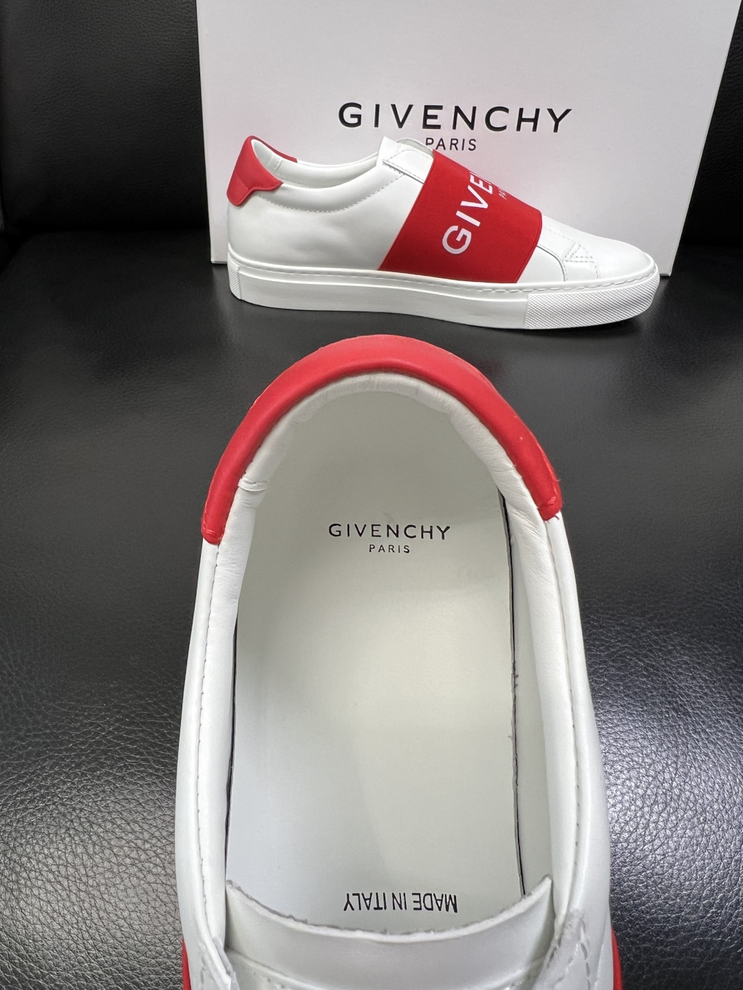 Gienvchy Sneakers