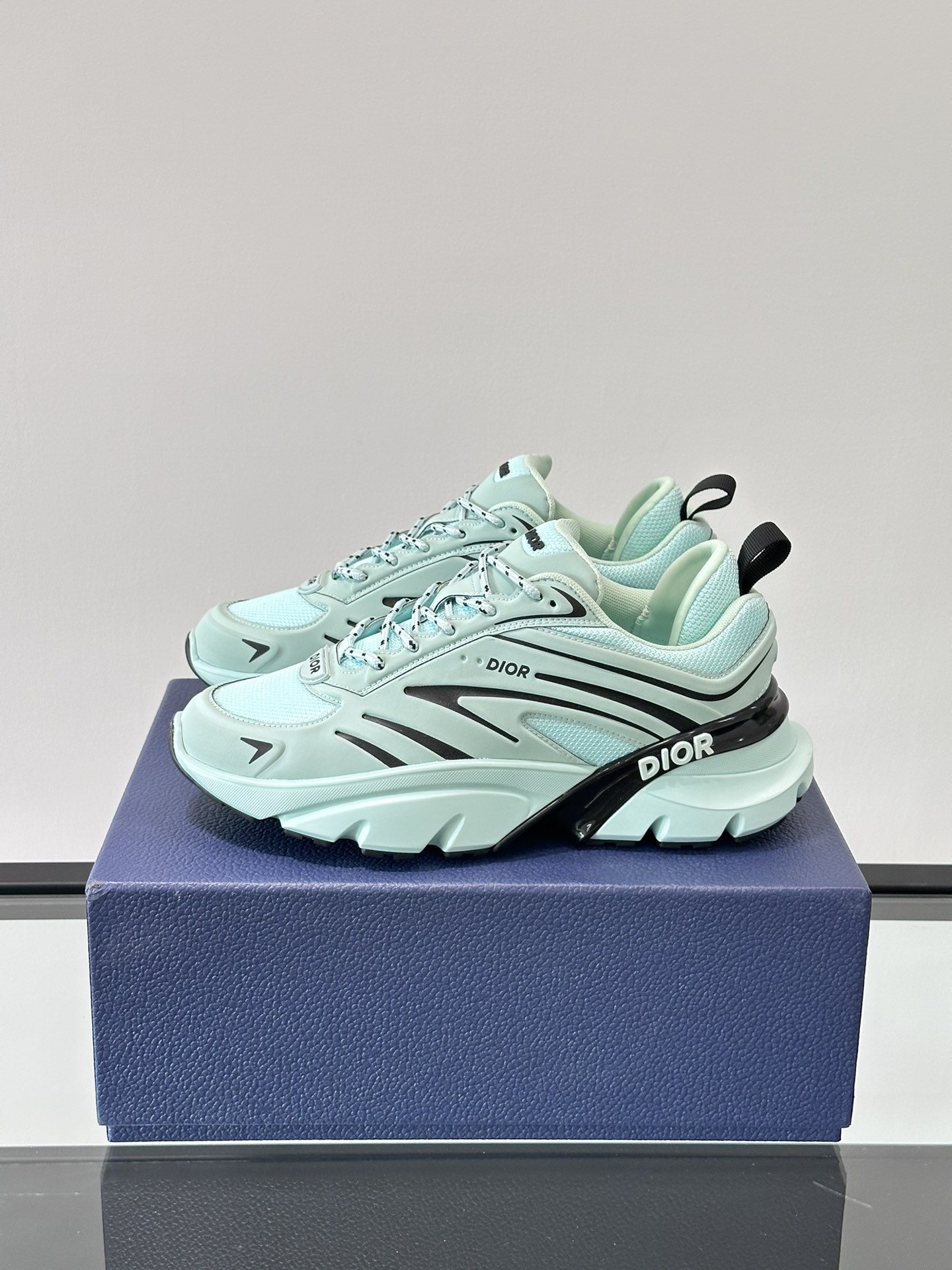 Diro Sports Sneakers