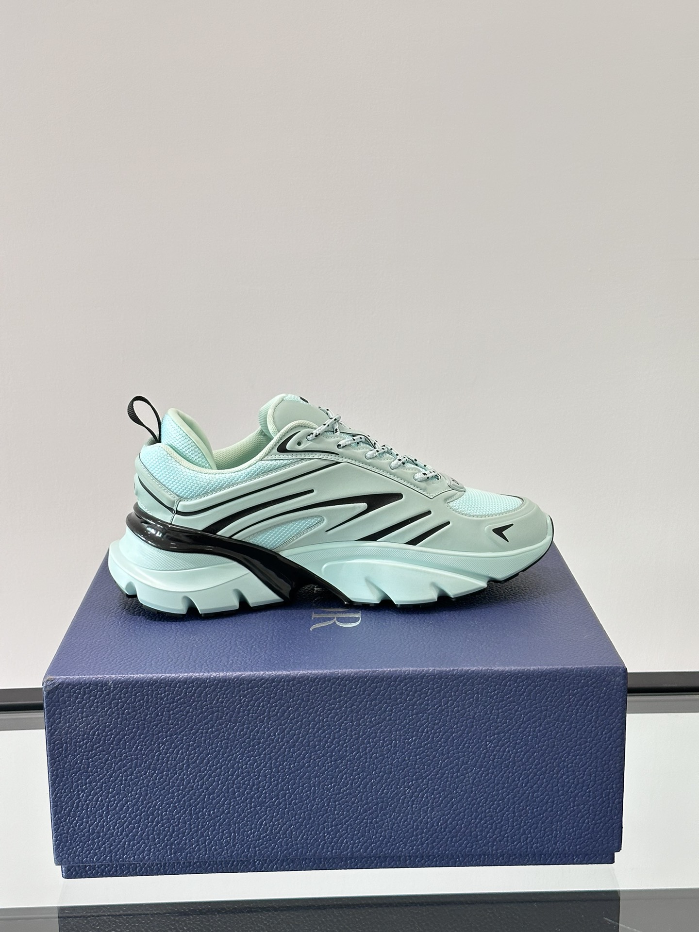 Diro Sports Sneakers