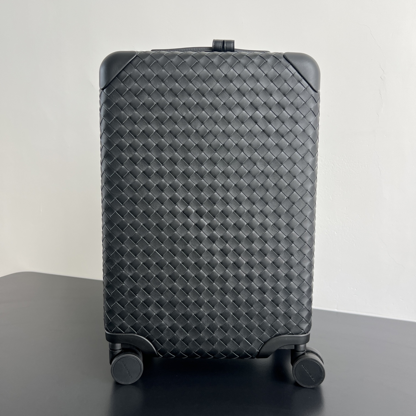 B0tt*ga Ven*ta Odyssey Intrecciato Cabin Suitcase in Black-55x35x2CM