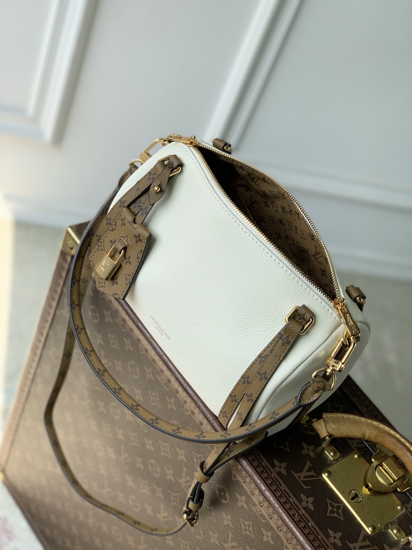 L0vis Vvtt0n Express Handbag-M29392-17 x 13.5 x 26CM