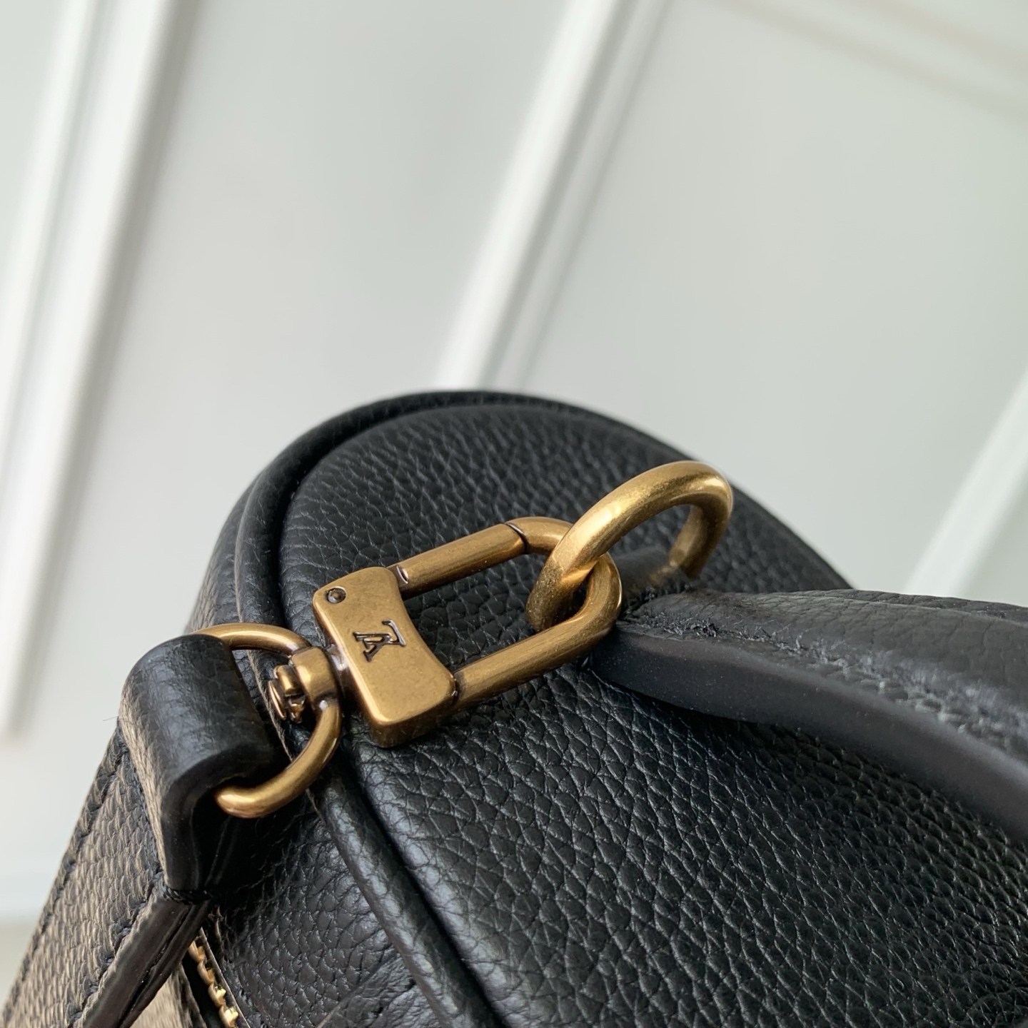 L0vis Vvtt0n Low Key Vanity Pouch-M27505-19 x 12 x 5.5CM