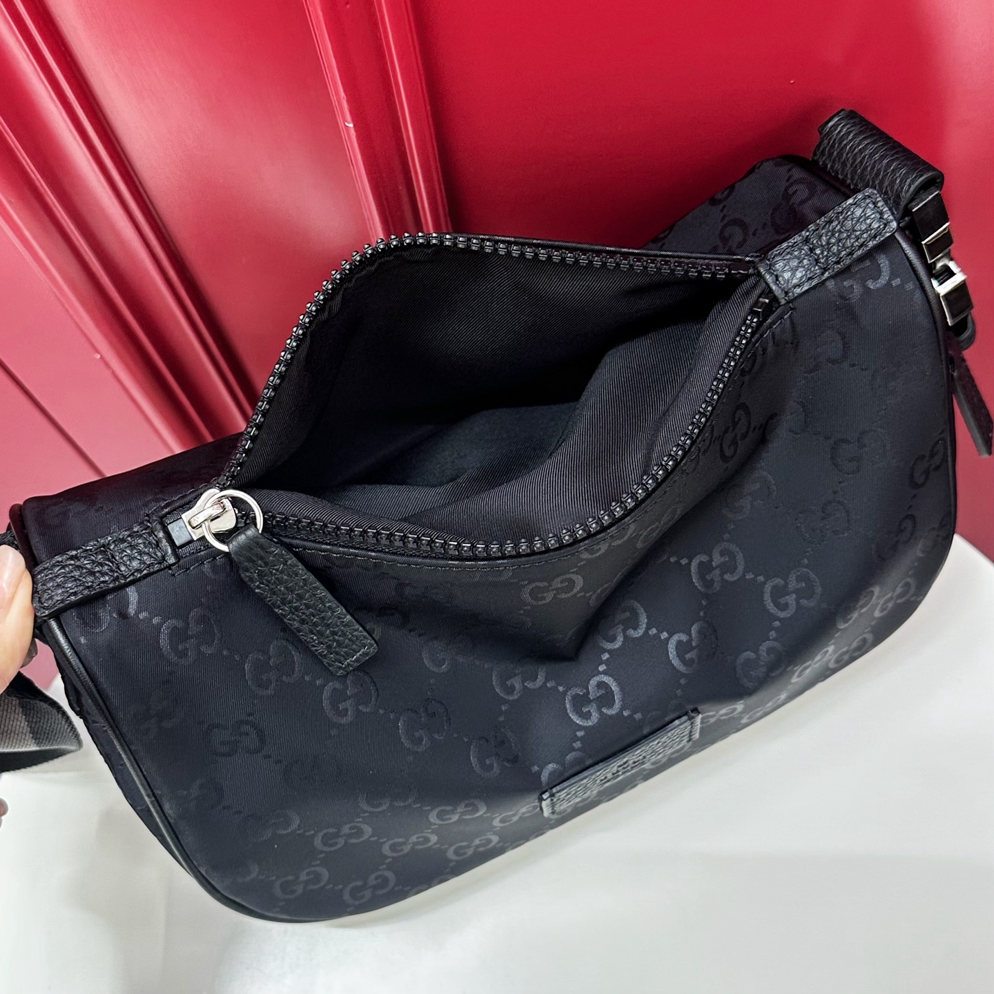 Gu*cci Black Leather Hip Sack-27*12*14CM