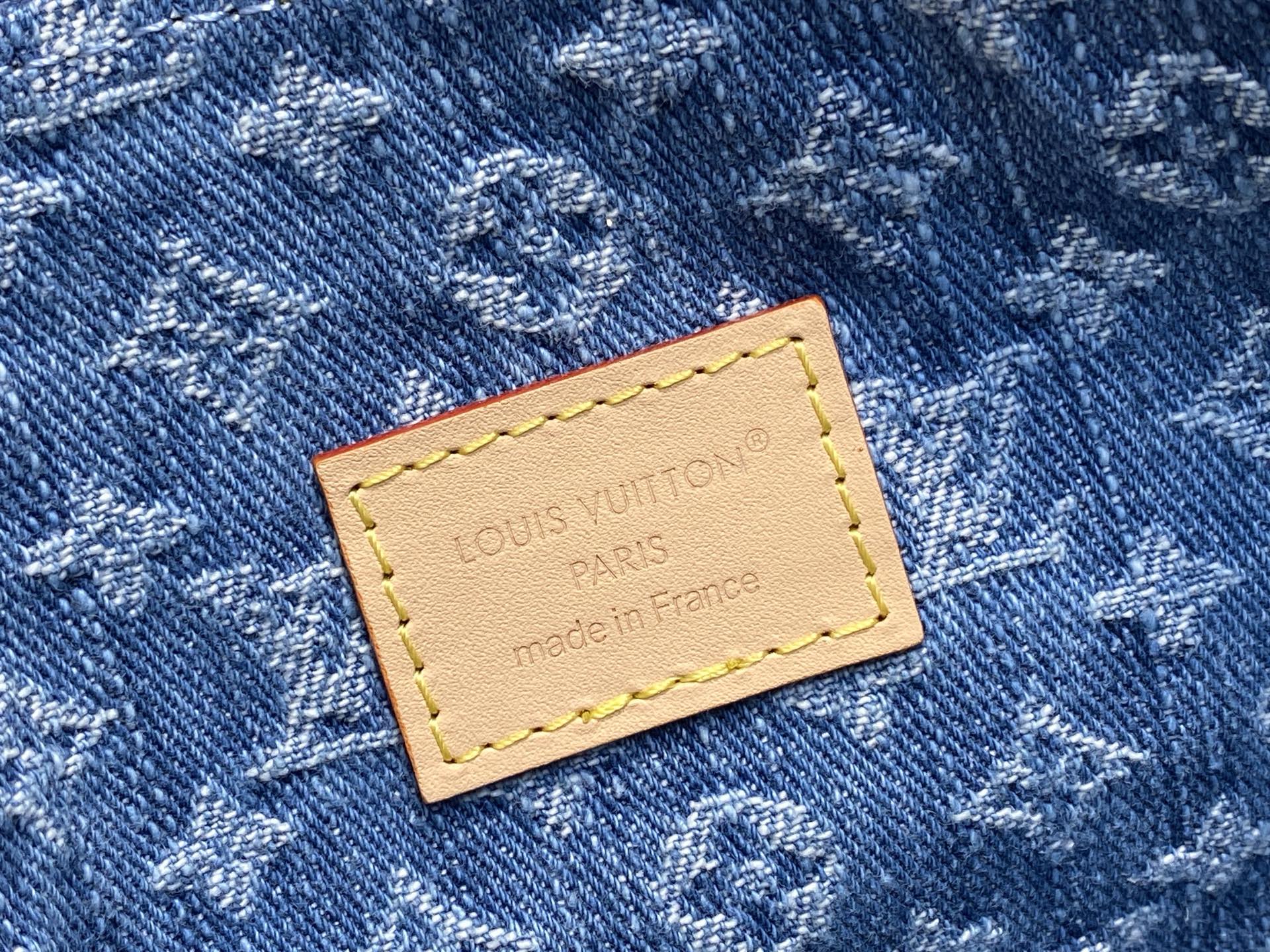 Lou*is Vvtt0n Pochette Accessoire Cargo Monogram Denim-23.5 x 14 x 3CM