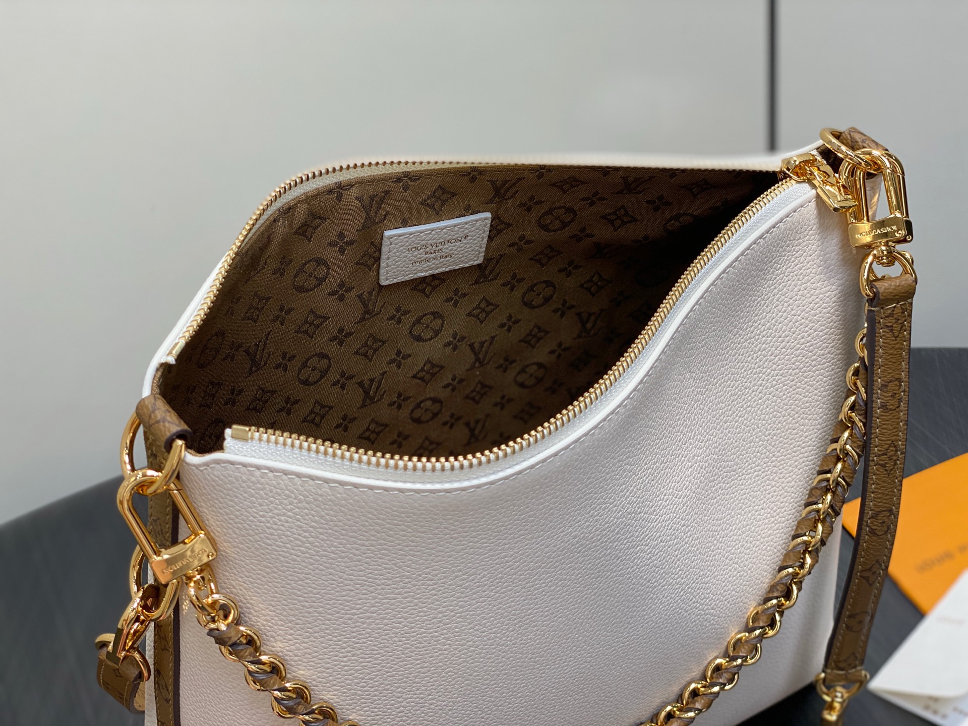 L0vis Vvtt0n Multipass - Handbags-26*10*30CMCM
