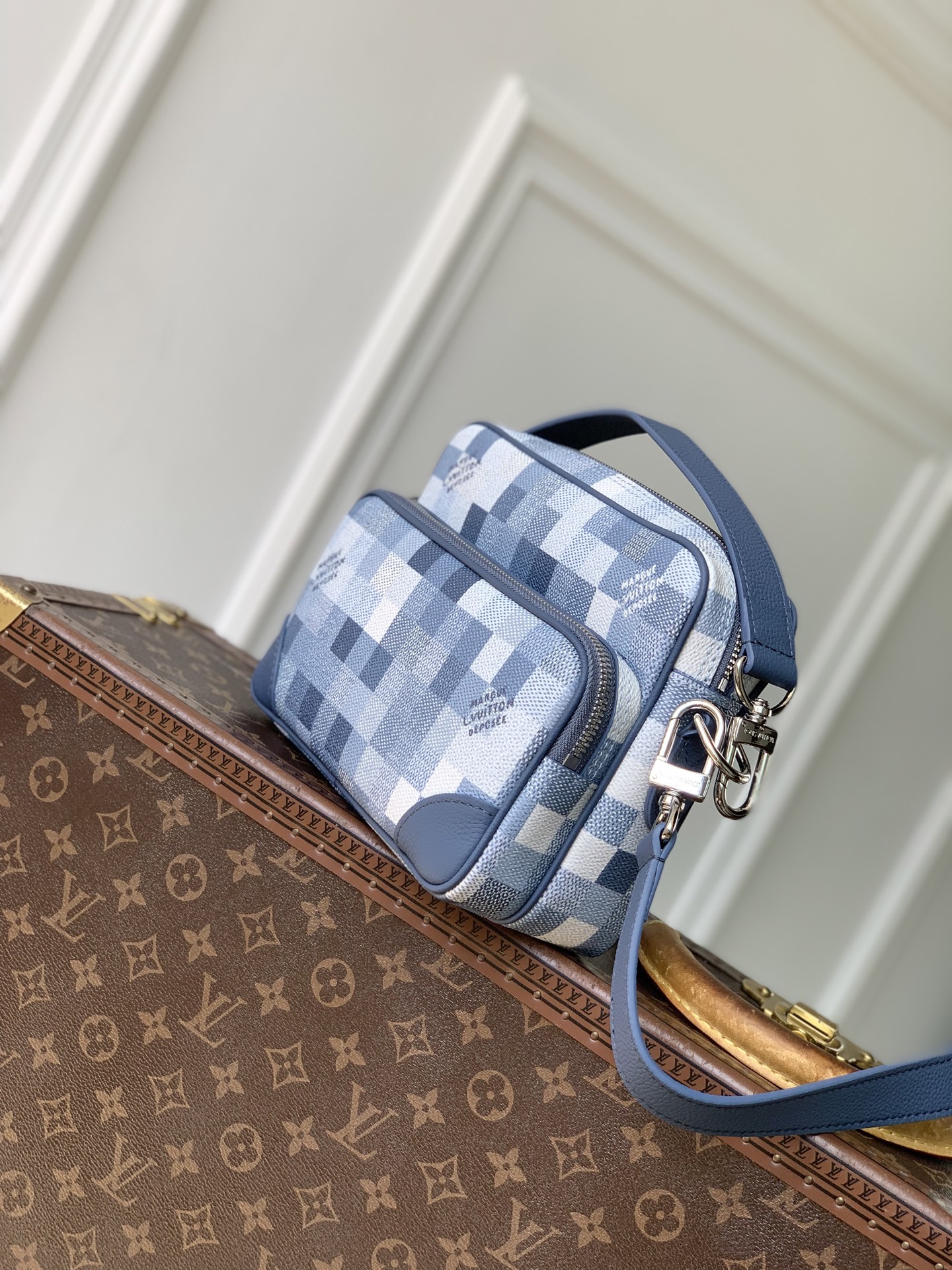 L0vis Vvtt0n Nil Messenger Bag-M29273-25 x 17.5 x 11CM