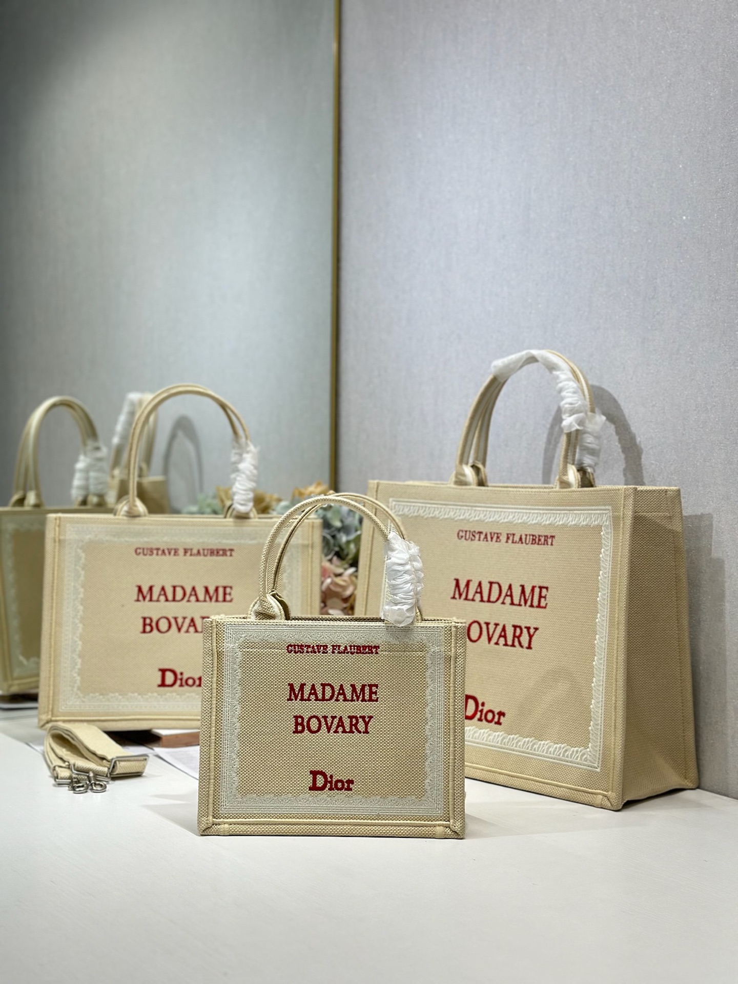 Diro Book Tote