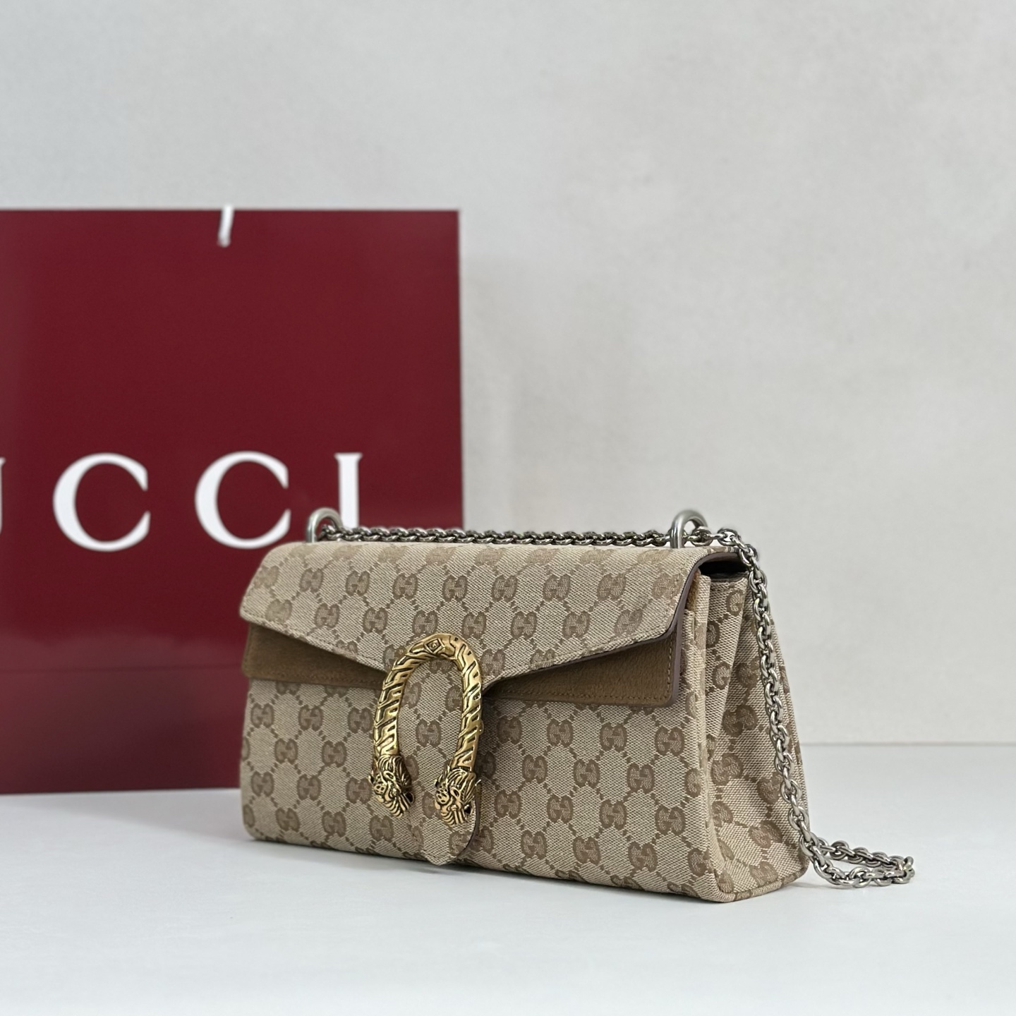 Gvc*1 Dionysus-28*18*9CM