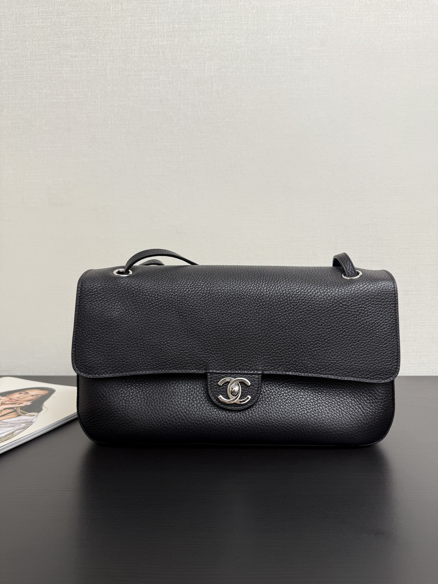 Cha*nel Grained Calfskin Small Souplissimo Maxi Flap Black-32CM