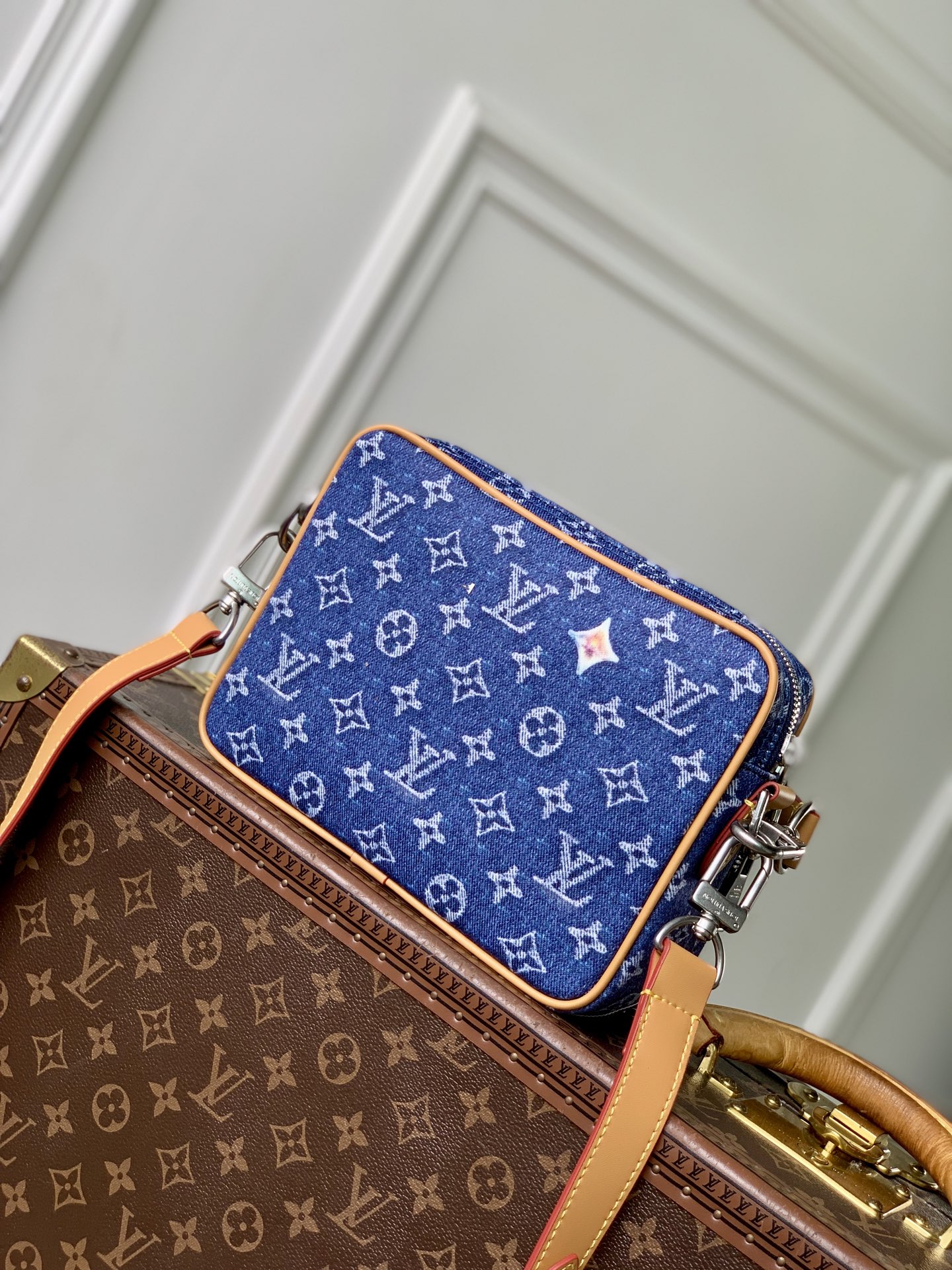 L0vis Vvtt0n Nil Messenger Bag-M29273-25 x 17.5 x 11CM