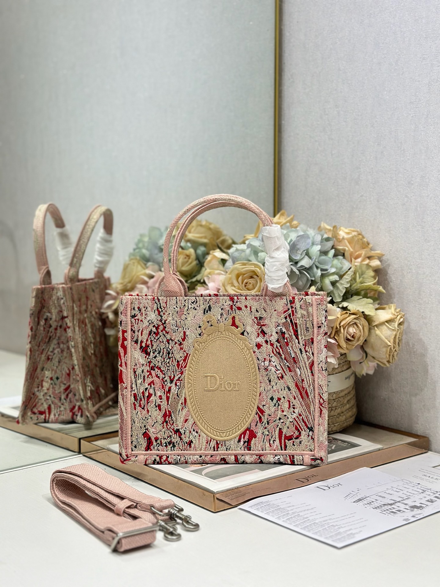 Diro Book Tote