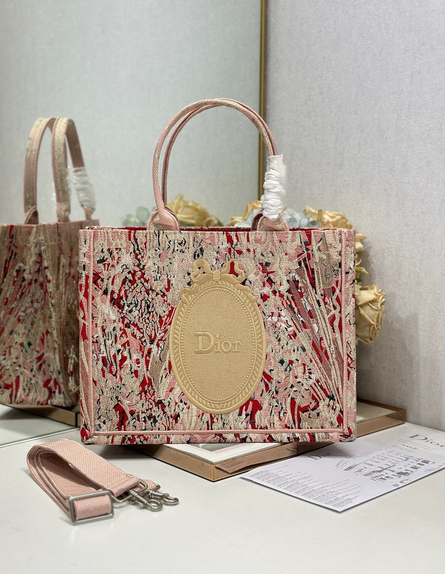 Diro Book Tote