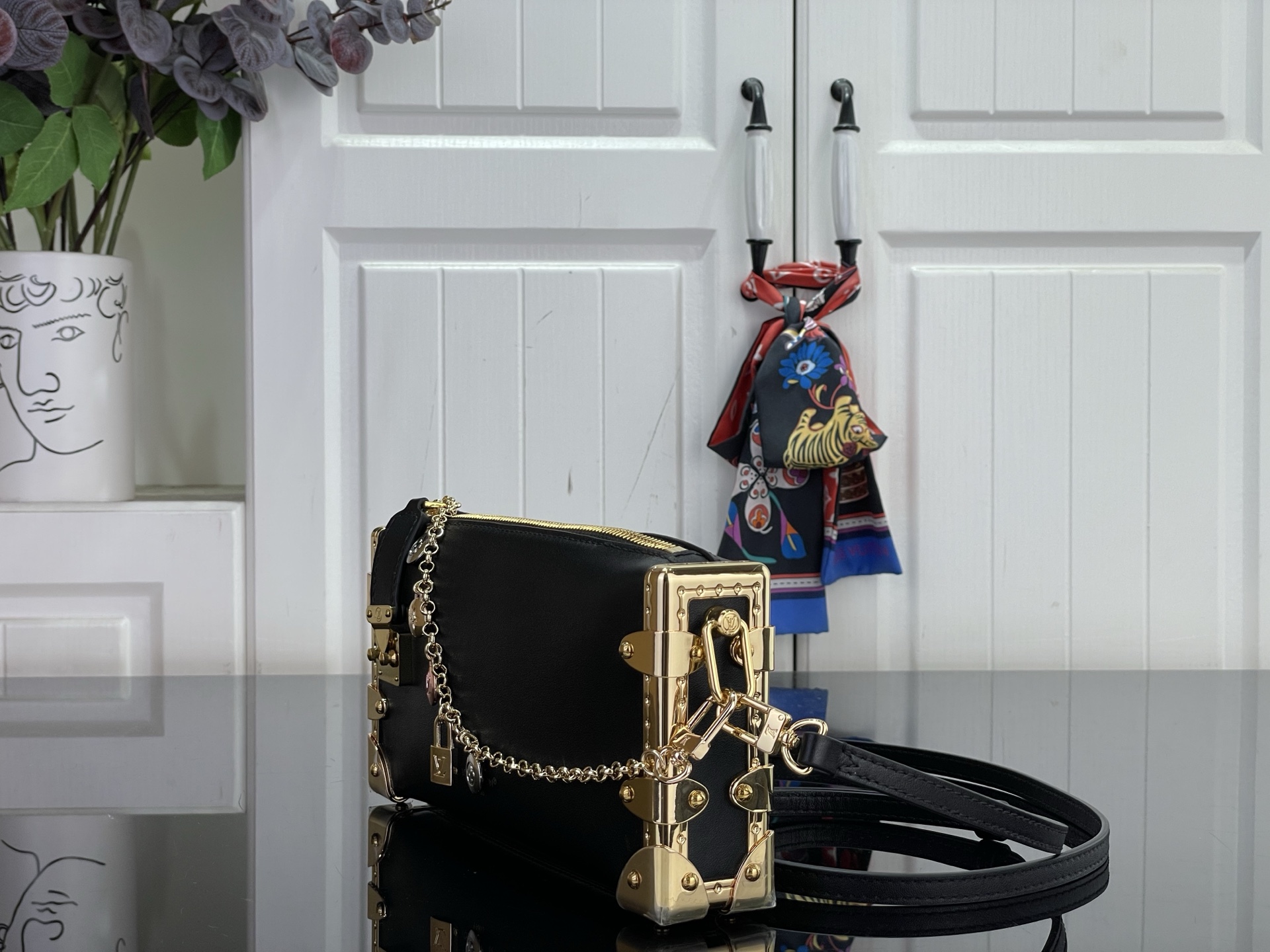 L0vis Vvtt0n Slim Trunk--M28362-23 x 12 x 4CM