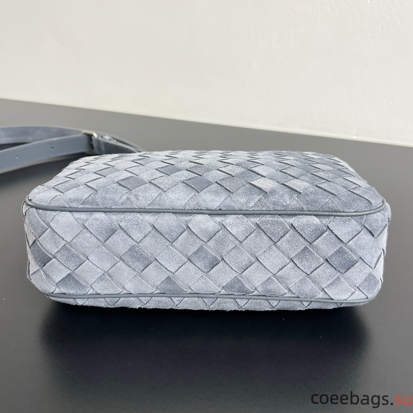 B0tt*ga Ven*ta Small Interrecciato Bag-24.5x15x6CM