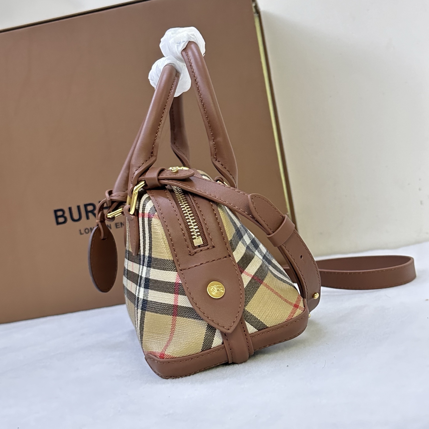 Burberr.y Primroser Bag -25.5 x 11.5 x 14CM