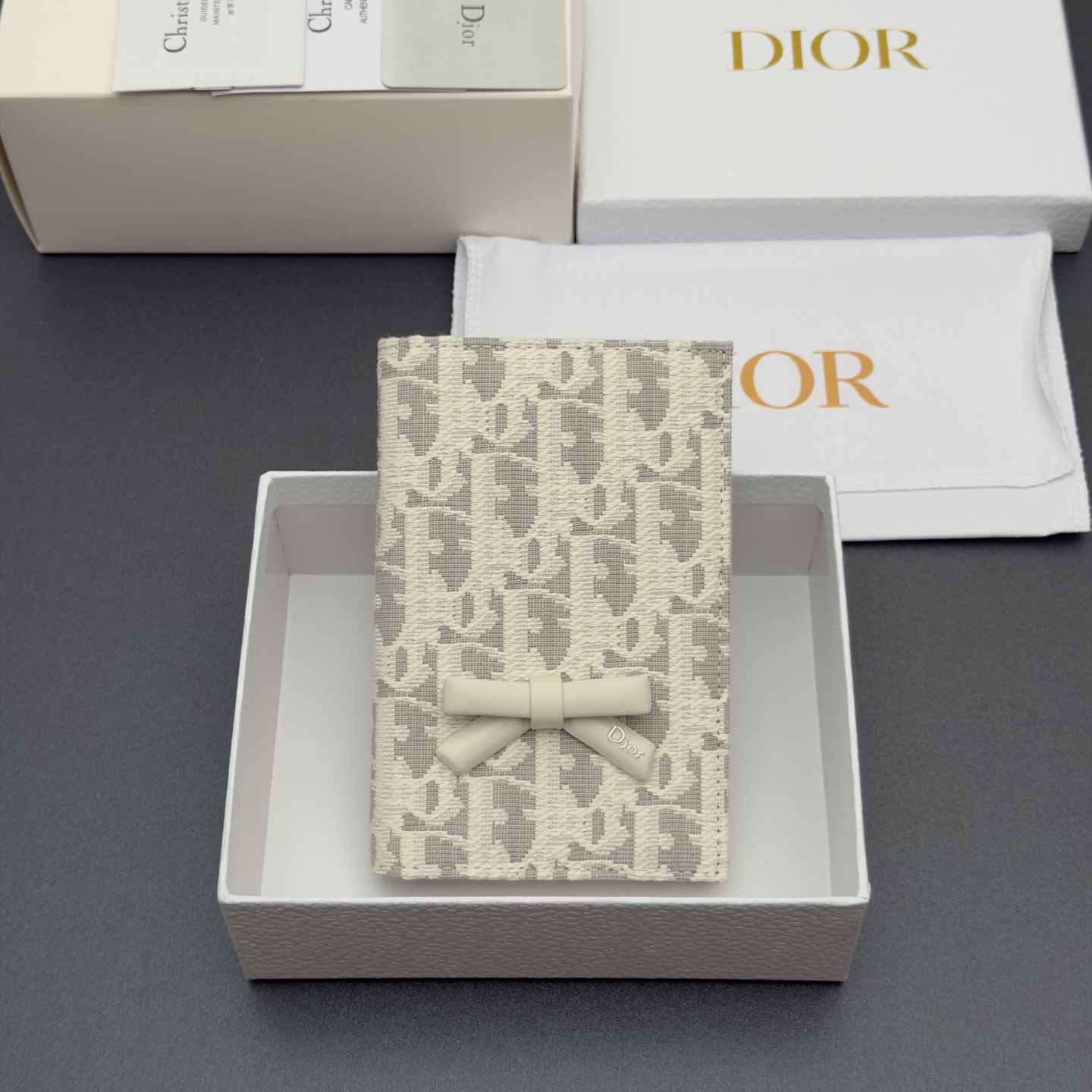 Diro Oblique Promenade Passport Holder-10*14*2CM