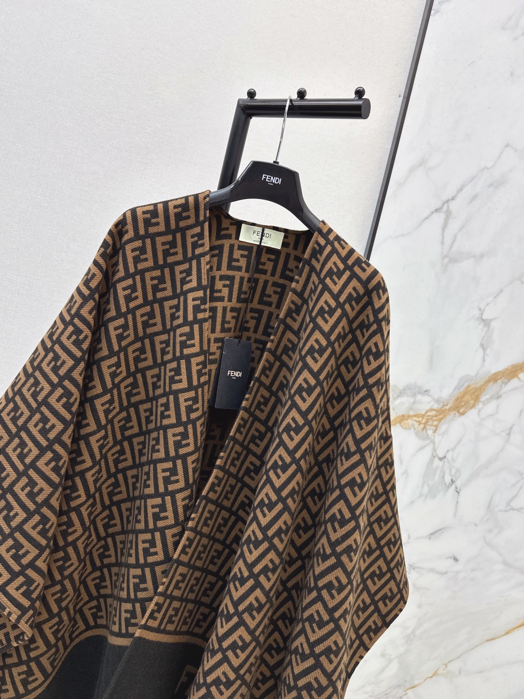 FE*NDI FF-logo Print Poncho | Brown