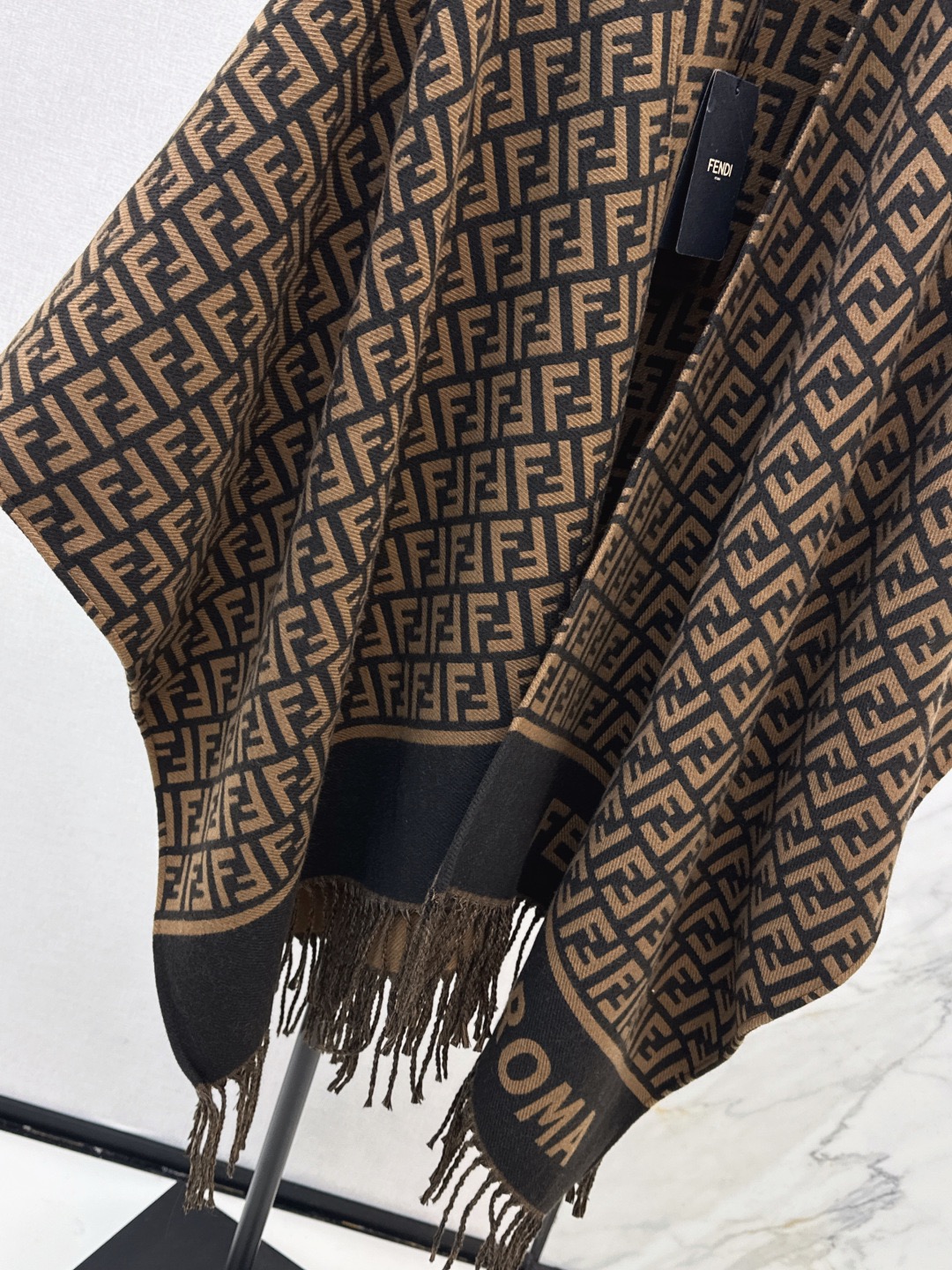 FE*NDI FF-logo Print Poncho | Brown