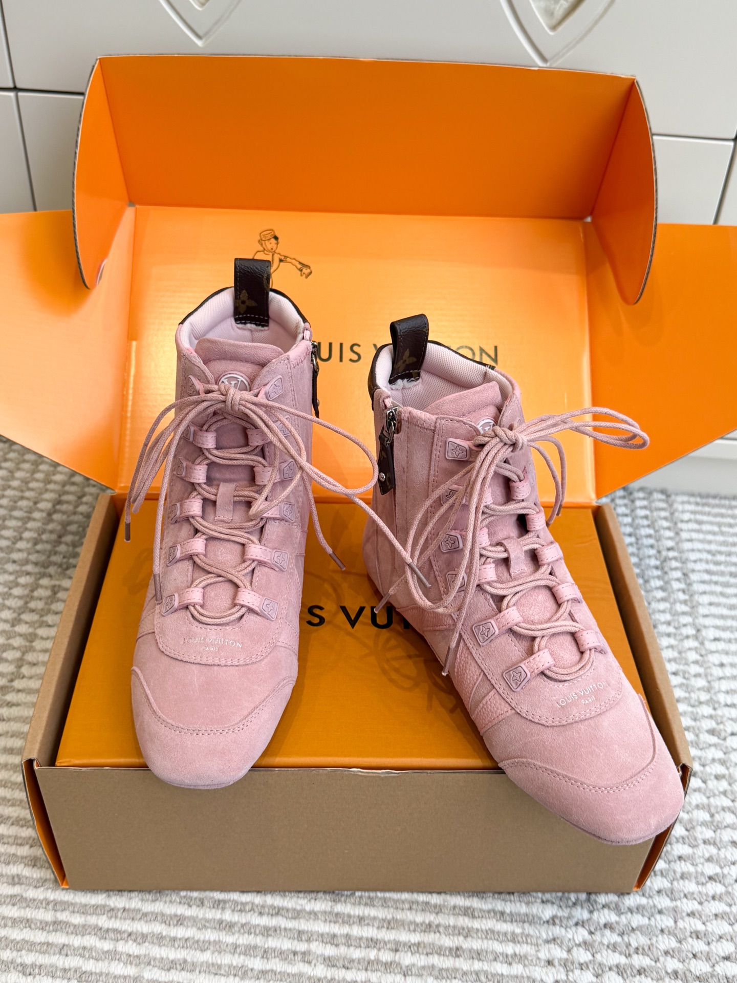 Loui*s Vvtt0n Sneakerina Ankle Boot (EU35-41)