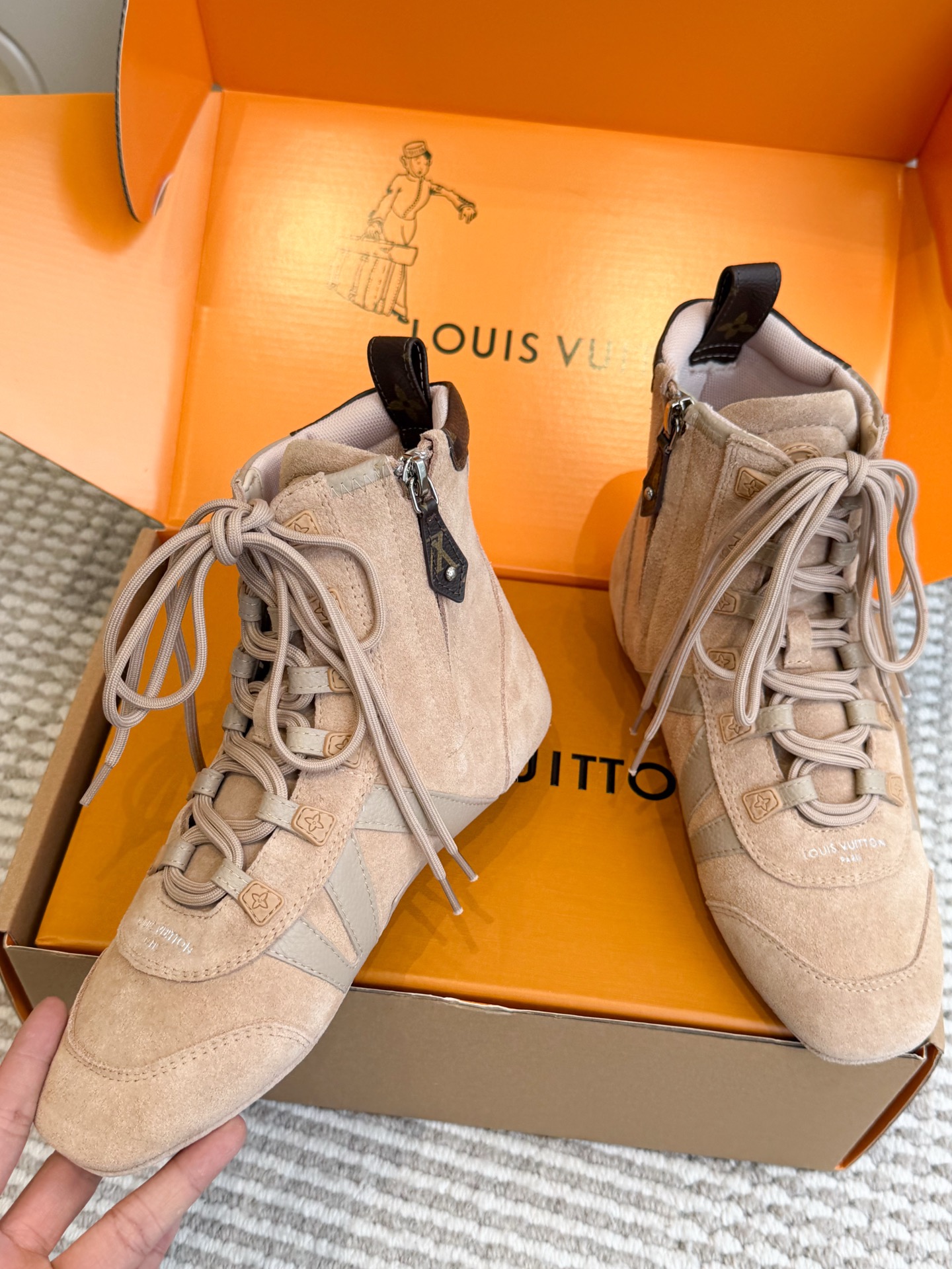 Loui*s Vvtt0n Sneakerina Ankle Boot (EU35-41)